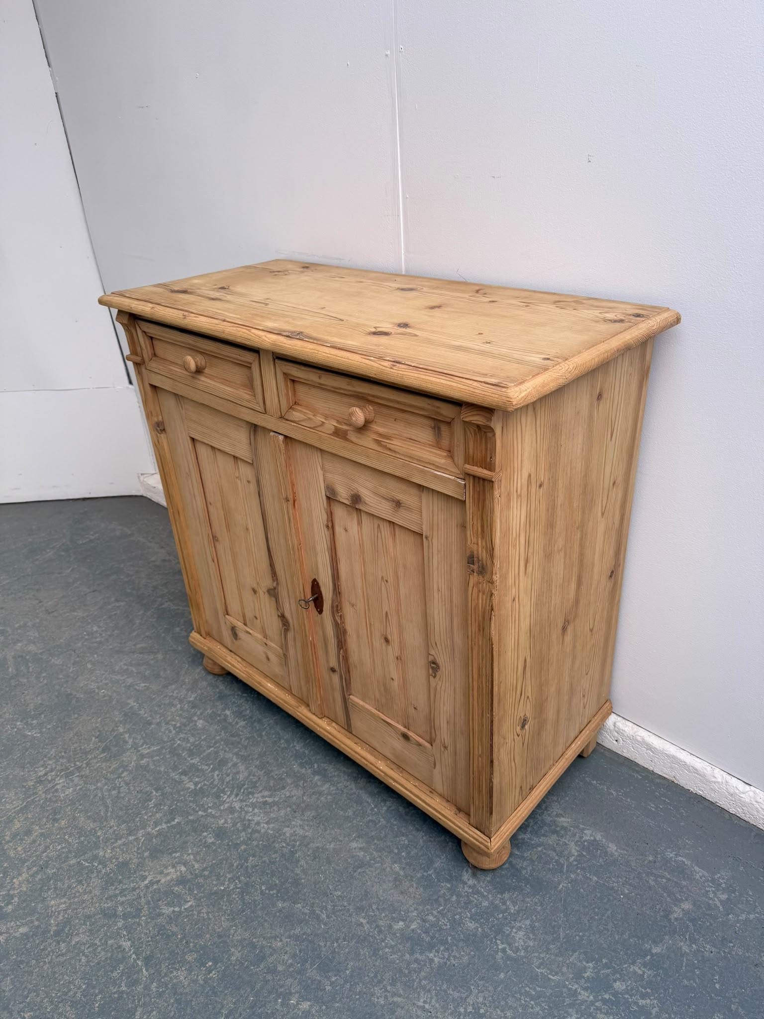 Cracking Victorian Antique Pine 2 Door Kitchen Dresser Base to wax / paint (1 of 11) Cracking Victorian Antique Pine 2 Door Kitchen Dresser Base to wax / paint (1 of 11)