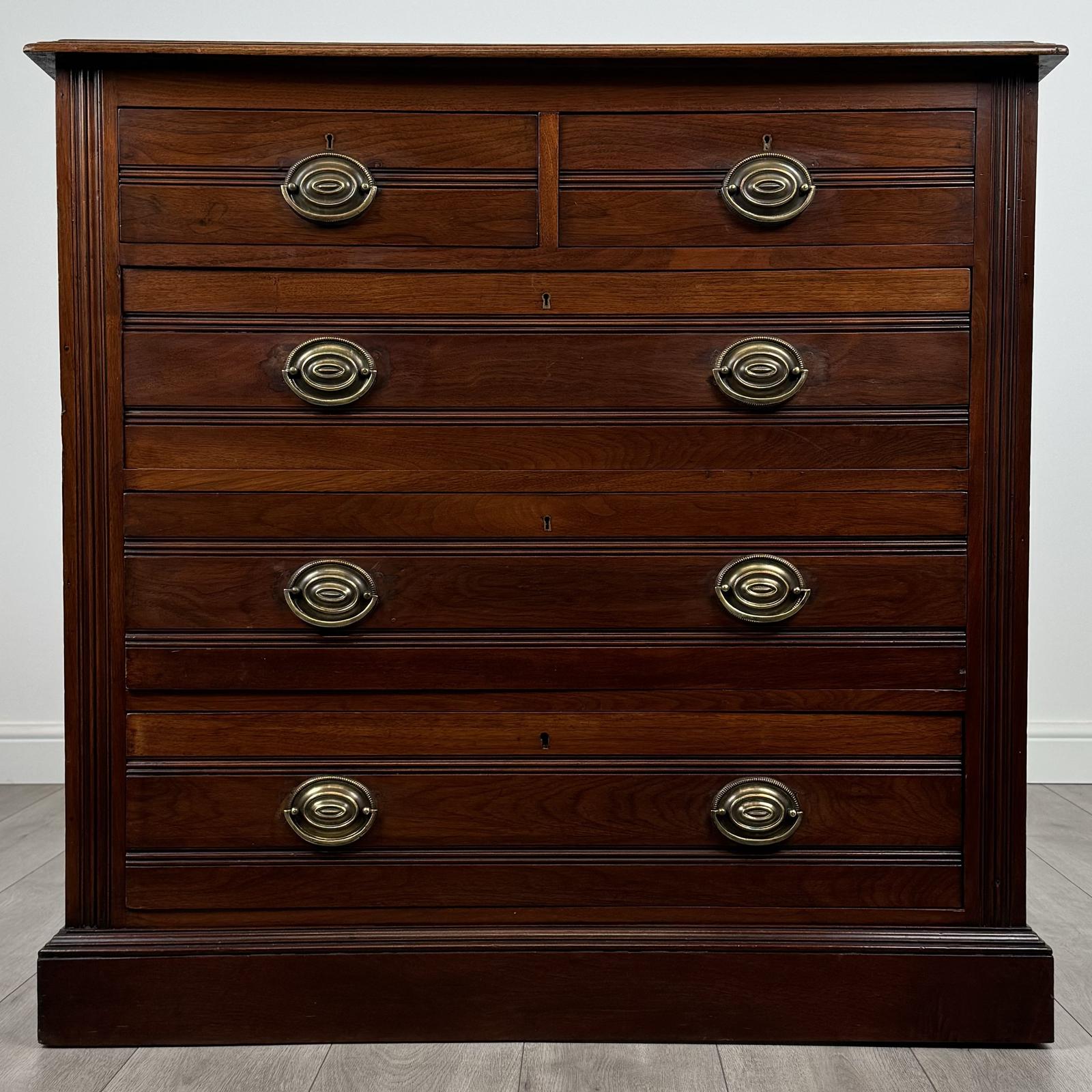 Antique 20th Century Chest of Drawers in Walnut (1 of 10)