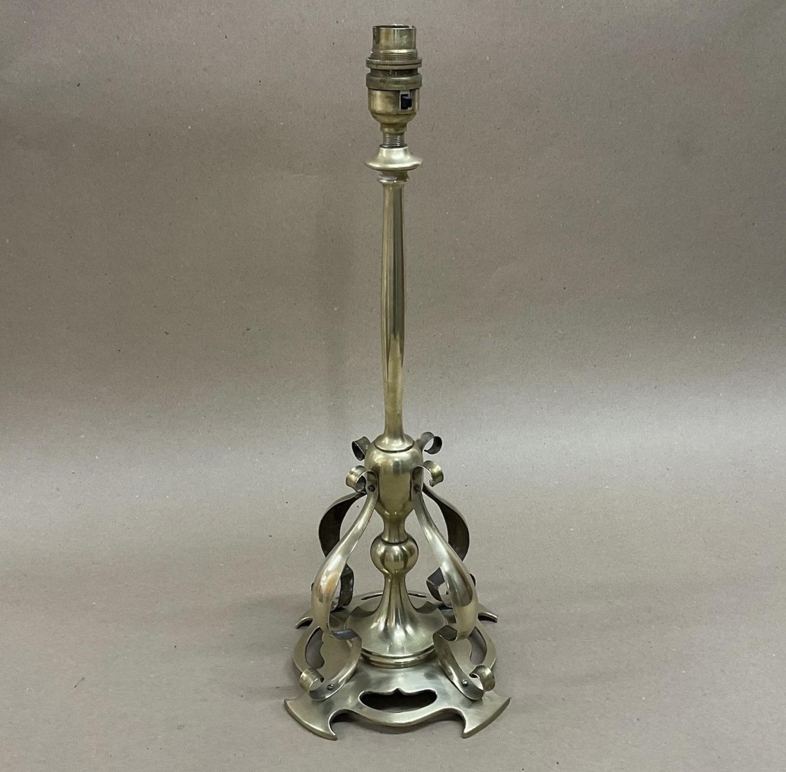 Arts & Crafts / Art Nouveau Brass Table Lamp 45cm Antique Victorian c.1890 (1 of 6) Arts & Crafts / Art Nouveau Brass Table Lamp 45cm Antique Victorian c.1890 (1 of 6)