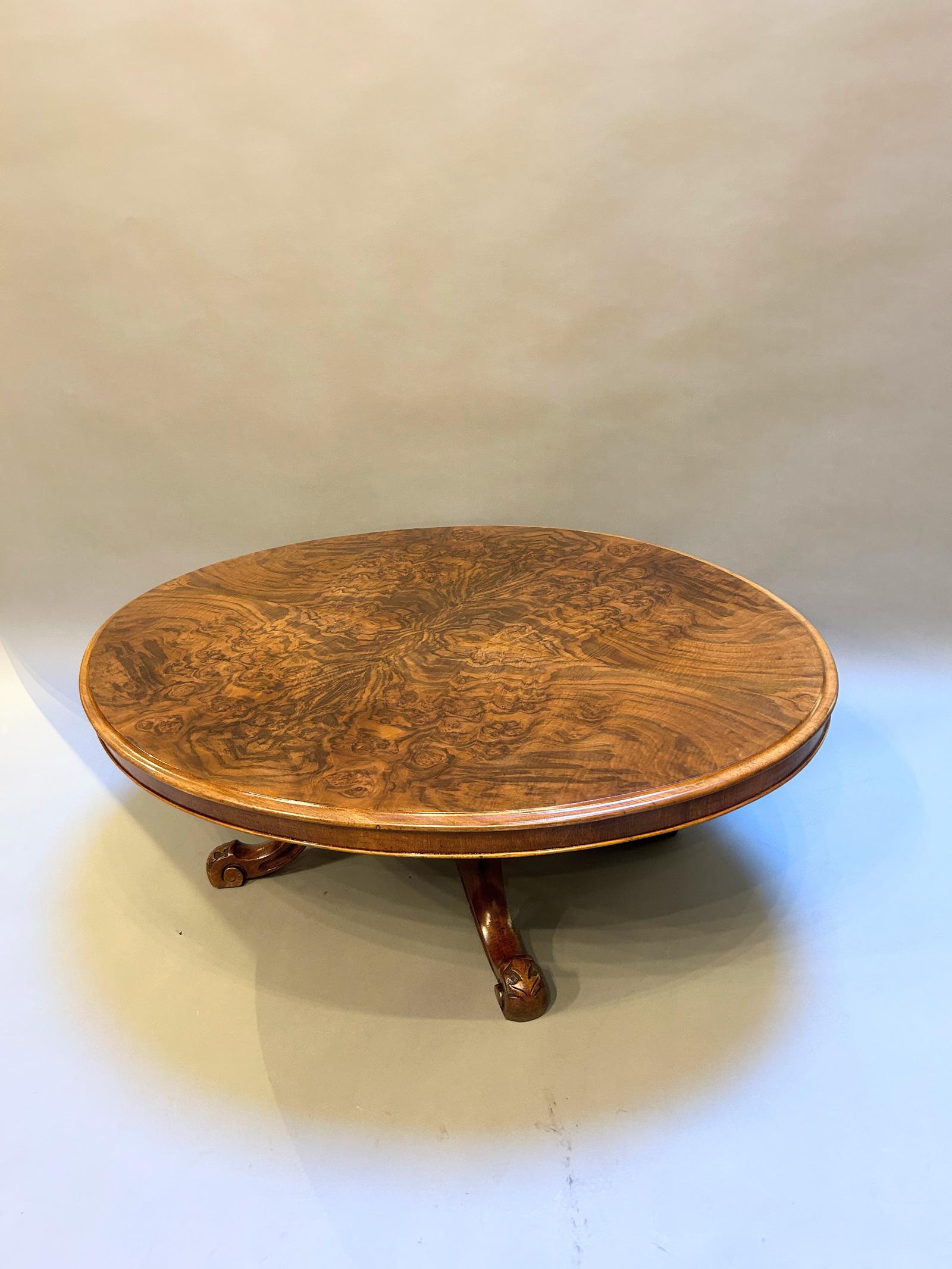 Victorian Figured Walnut Oval Coffee Table (1 of 9) Victorian Figured Walnut Oval Coffee Table (1 of 9)