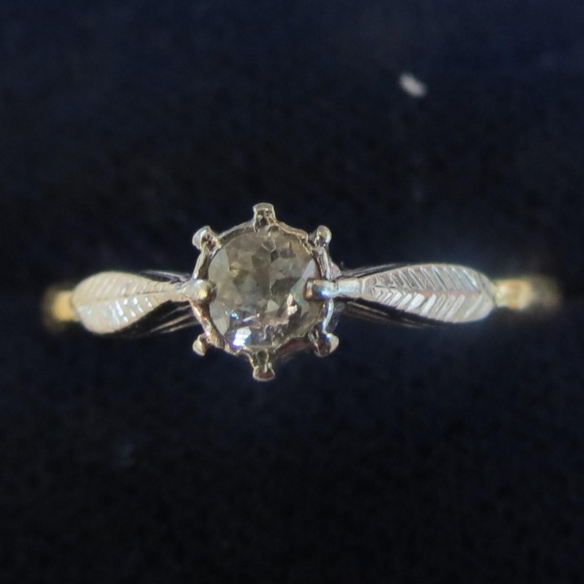 Diamond Solitaire 18ct Gold Ring (1 of 8)