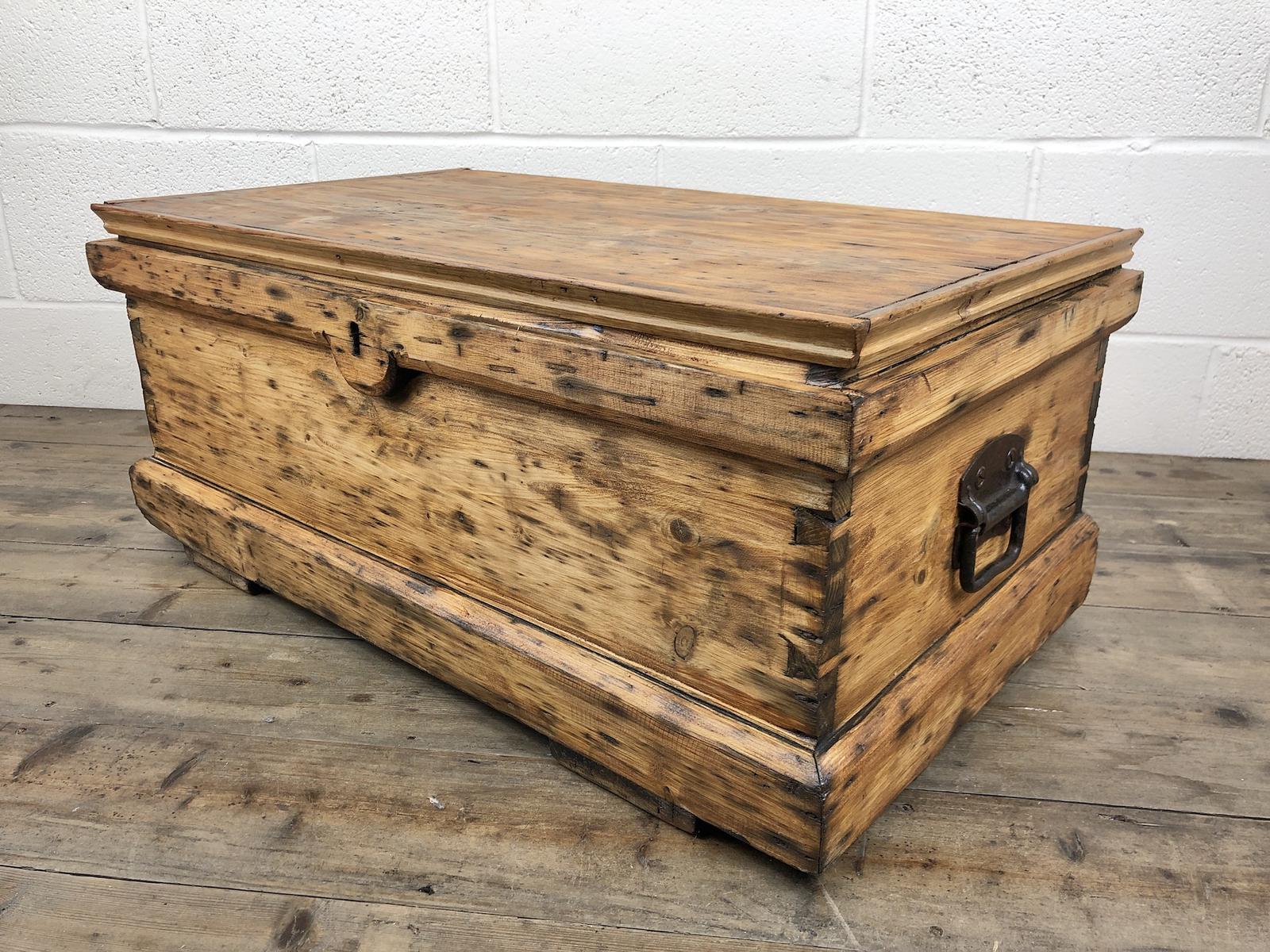 Victorian Pine Carpenter’s Tool Chest or Trunk (1 of 11) Victorian Pine Carpenter’s Tool Chest or Trunk (1 of 11)