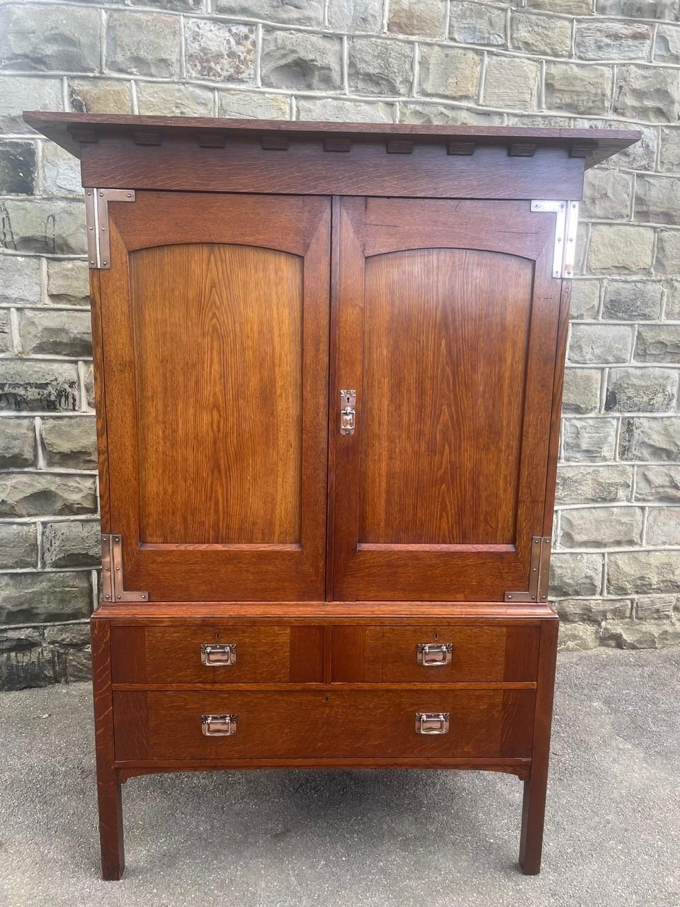 Arts & Crafts Oak Linen Cupboard On Stand (1 of 18) Arts & Crafts Oak Linen Cupboard On Stand (1 of 18)