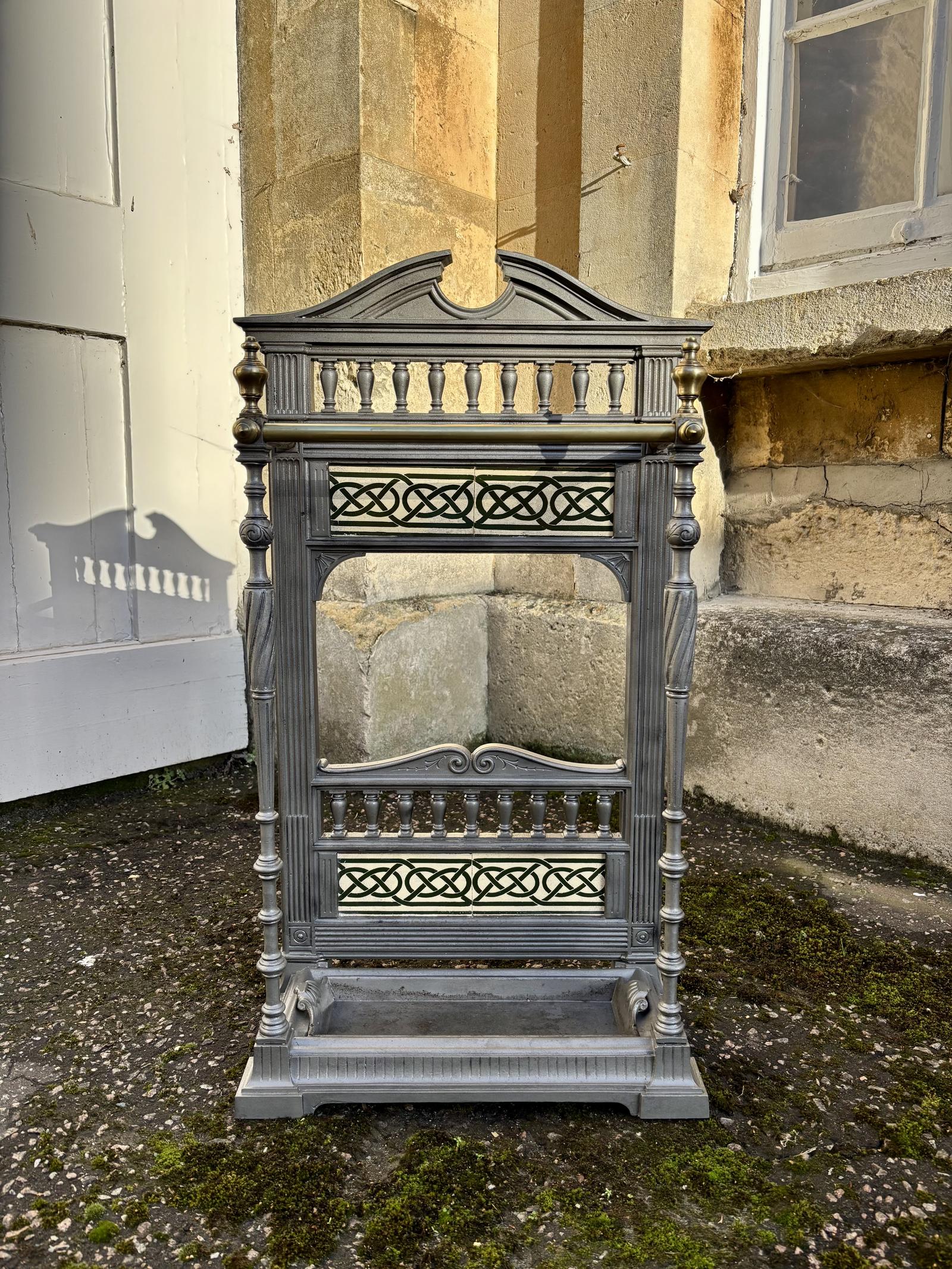 Victorian Cast Iron Umbrella Stand Coalbrookdale Style 1880 (1 of 10) Victorian Cast Iron Umbrella Stand Coalbrookdale Style 1880 (1 of 10)