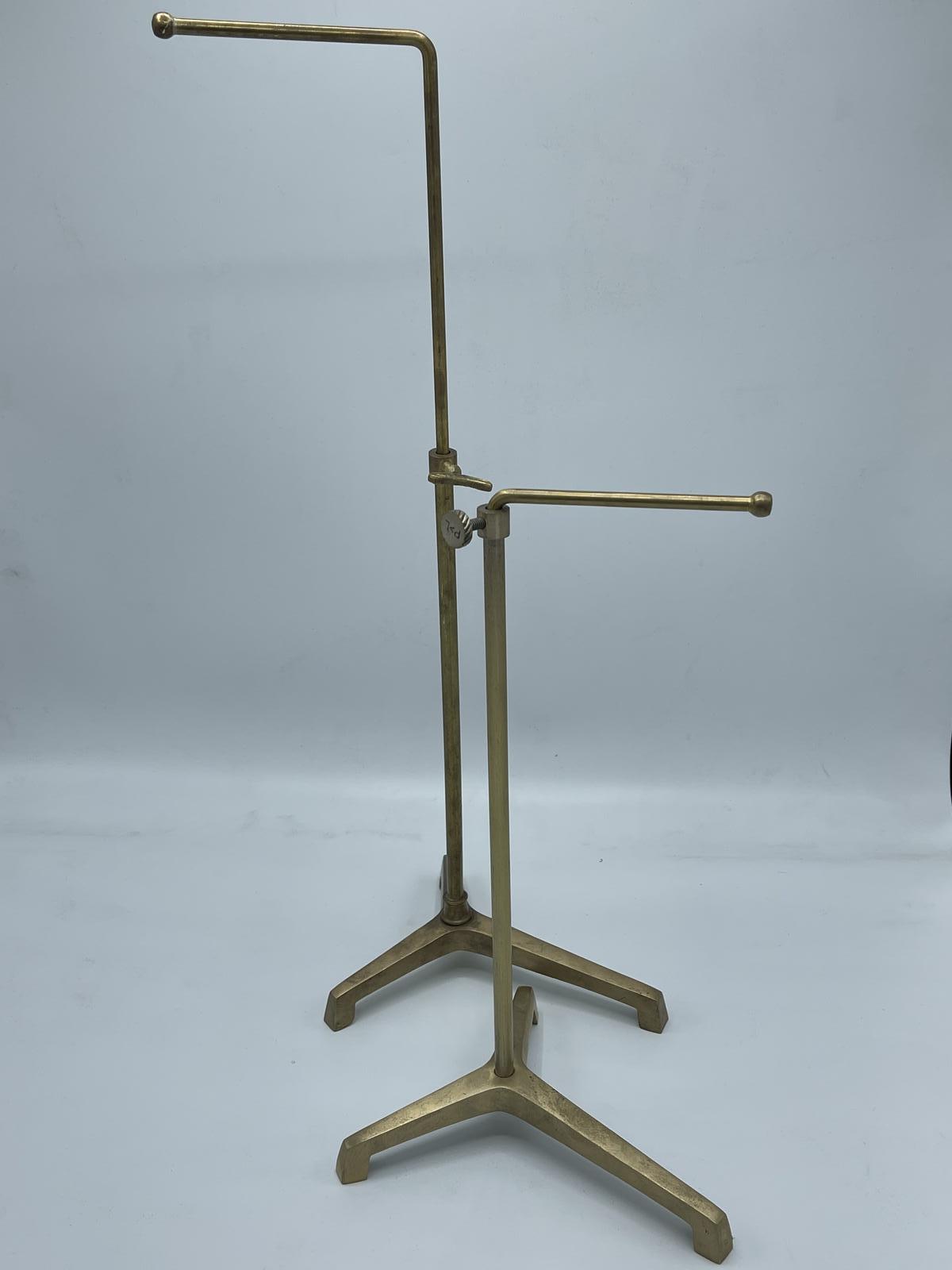 Three-pronged Brass Display Stand (1 of 4) Three-pronged Brass Display Stand (1 of 4)