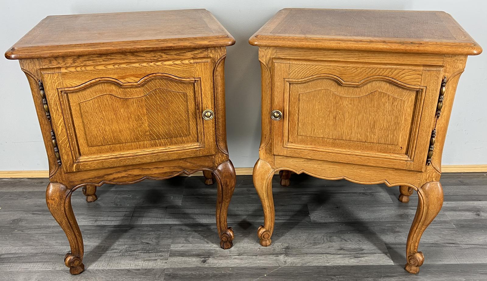 Pair of  Bedside Tables Vintage French Carved Oak Nightstands Cabinets (1 of 8)
