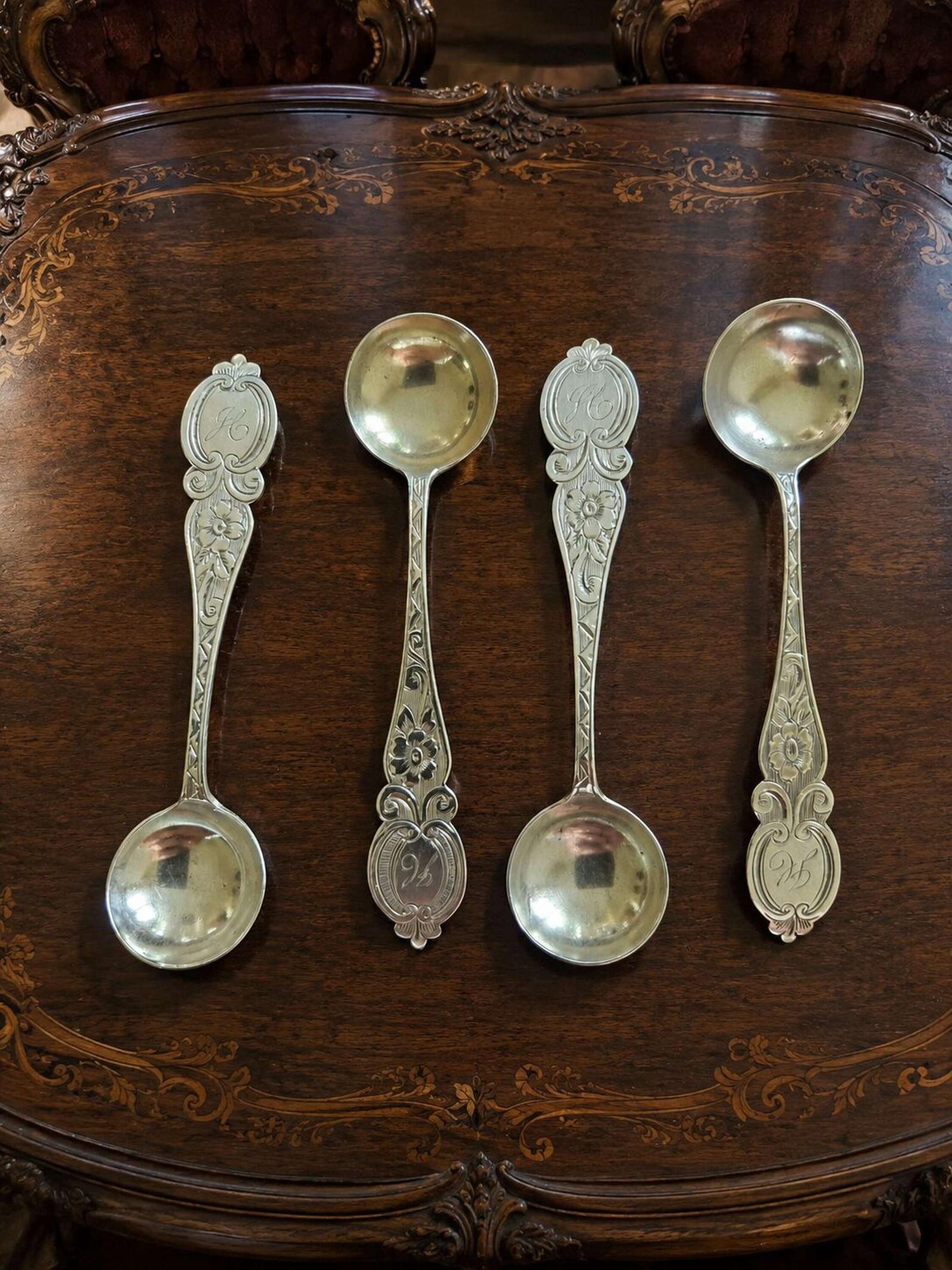 Antique Solid Silver Salt Or Mustard Spoons Set Of 4 1869 (1 of 9) Antique Solid Silver Salt Or Mustard Spoons Set Of 4 1869 (1 of 9)