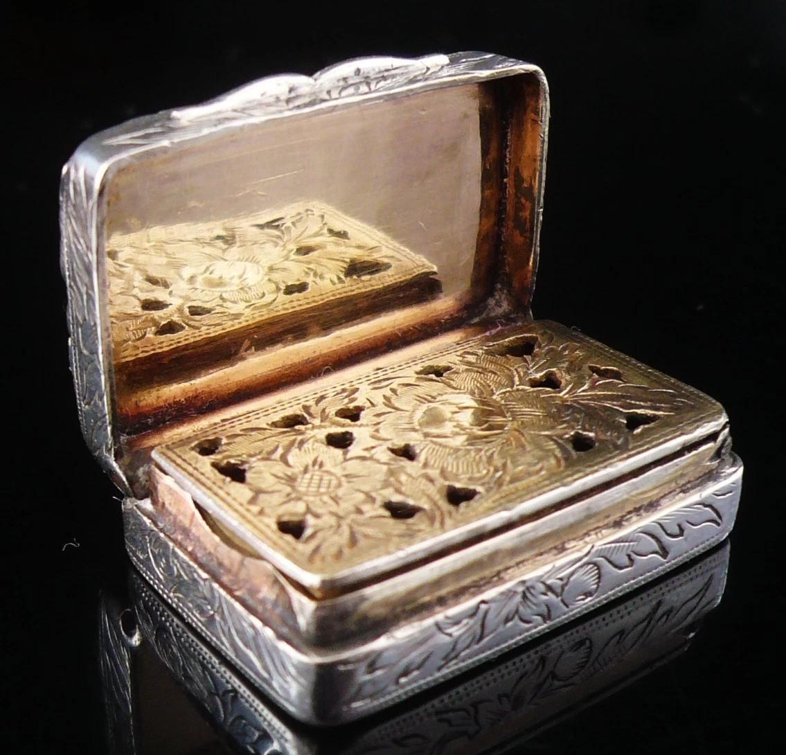 Scottish Sterling Silver Vinaigrette, Edinburgh 1820, J Hay (1 of 14) Scottish Sterling Silver Vinaigrette, Edinburgh 1820, J Hay (1 of 14)