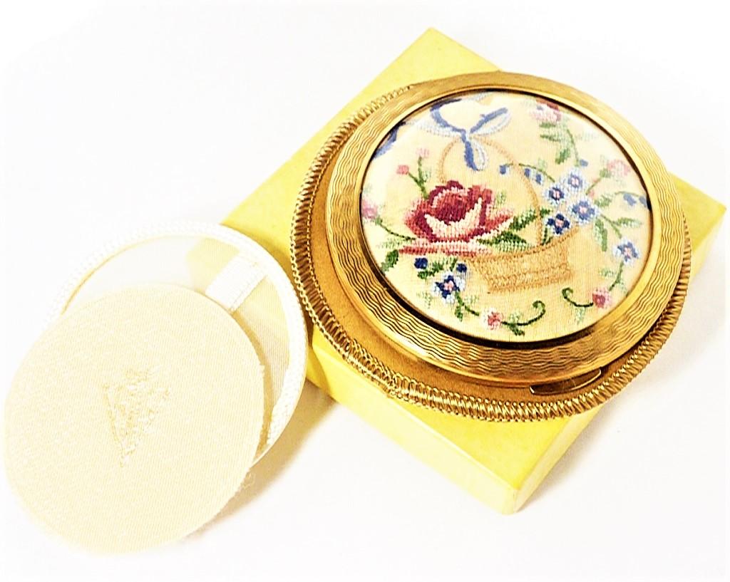 Vintage Kigu Embroidered Flower Basket Powder Compact (1 of 8)