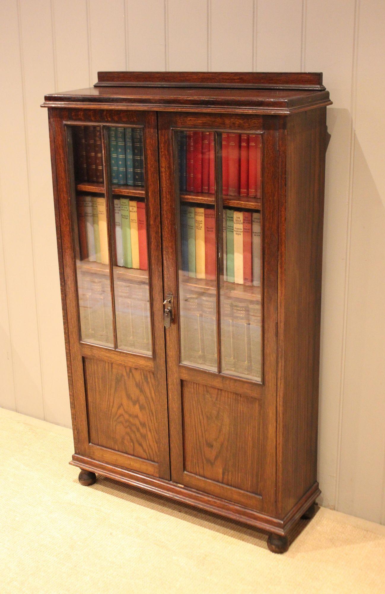 Small Proportioned Glazed Oak Bookcase (1 of 12) Small Proportioned Glazed Oak Bookcase (1 of 12)