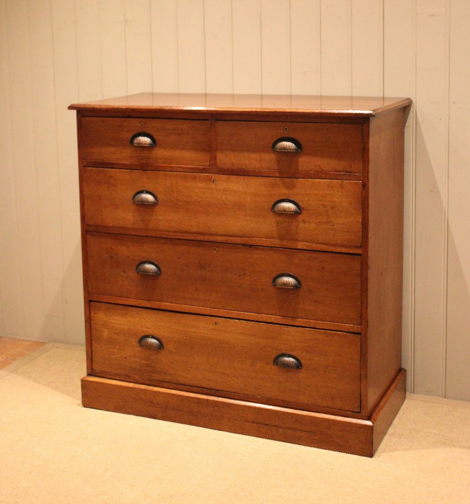 Substantial Solid Oak Chest Of Drawers (1 of 12)