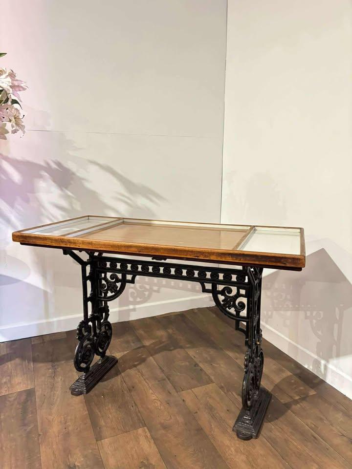 Vintage Dominos Games Table With Cast Iron Decorative Base (1 of 21)