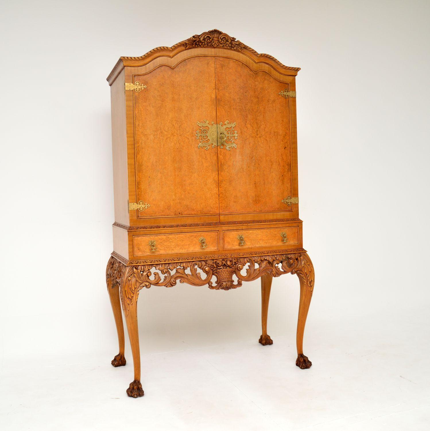 Burr Walnut Queen Anne Style Cocktail Drinks Cabinet (1 of 10) Burr Walnut Queen Anne Style Cocktail Drinks Cabinet (1 of 10)