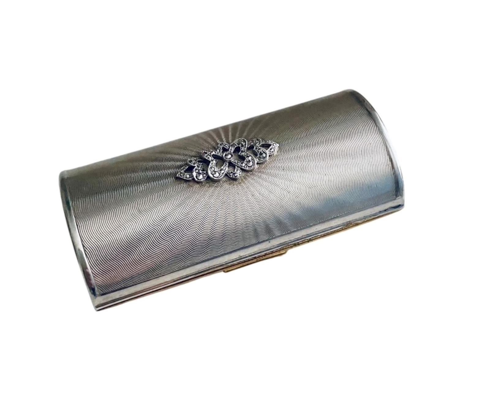 Vintage Rare Bolster Shape Kigu Musical Powder Compact Case c.1950 (1 of 8) Vintage Rare Bolster Shape Kigu Musical Powder Compact Case c.1950 (1 of 8)