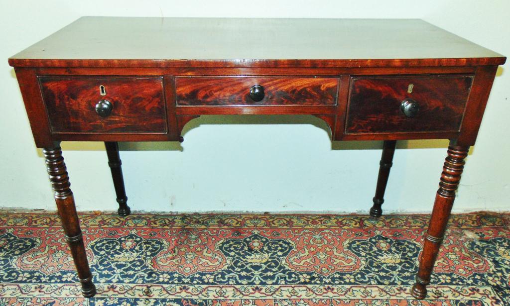 Late Georgian Mahogany Dressing Table (1 of 7) Late Georgian Mahogany Dressing Table (1 of 7)