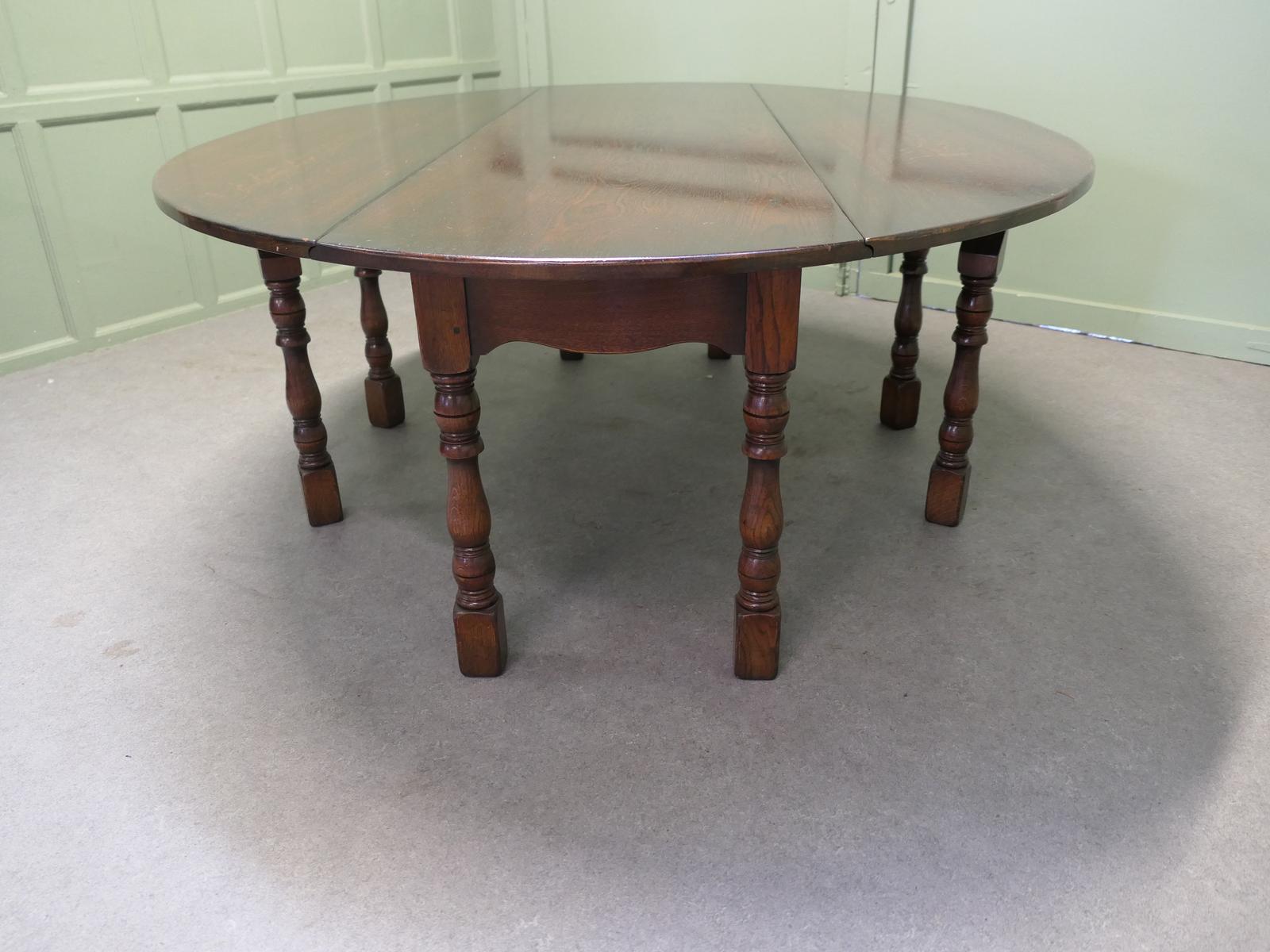 Large Oak Gate Leg or Wake Table (1 of 6) Large Oak Gate Leg or Wake Table (1 of 6)