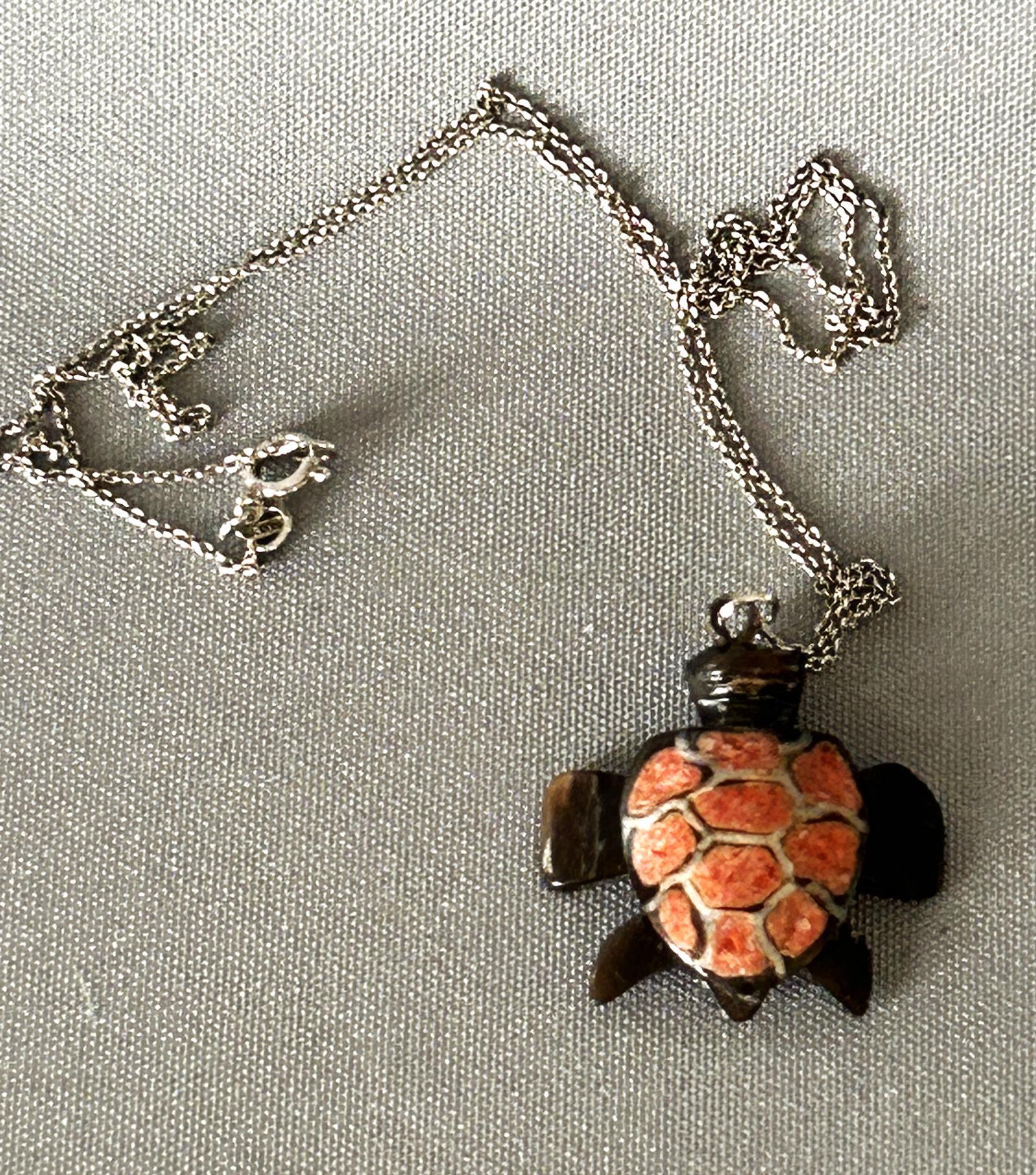 Tortoiseshell Pendant and Silver Chain (1 of 6)
