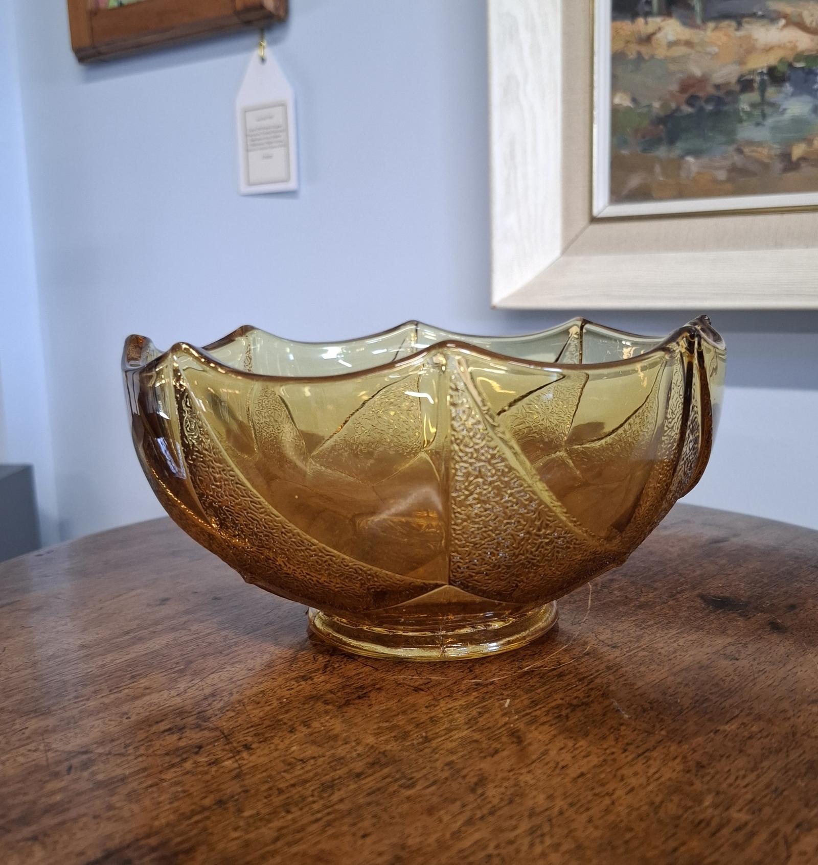 Art Deco Amber Coloured Pressed Glass Bowl (1 of 3)