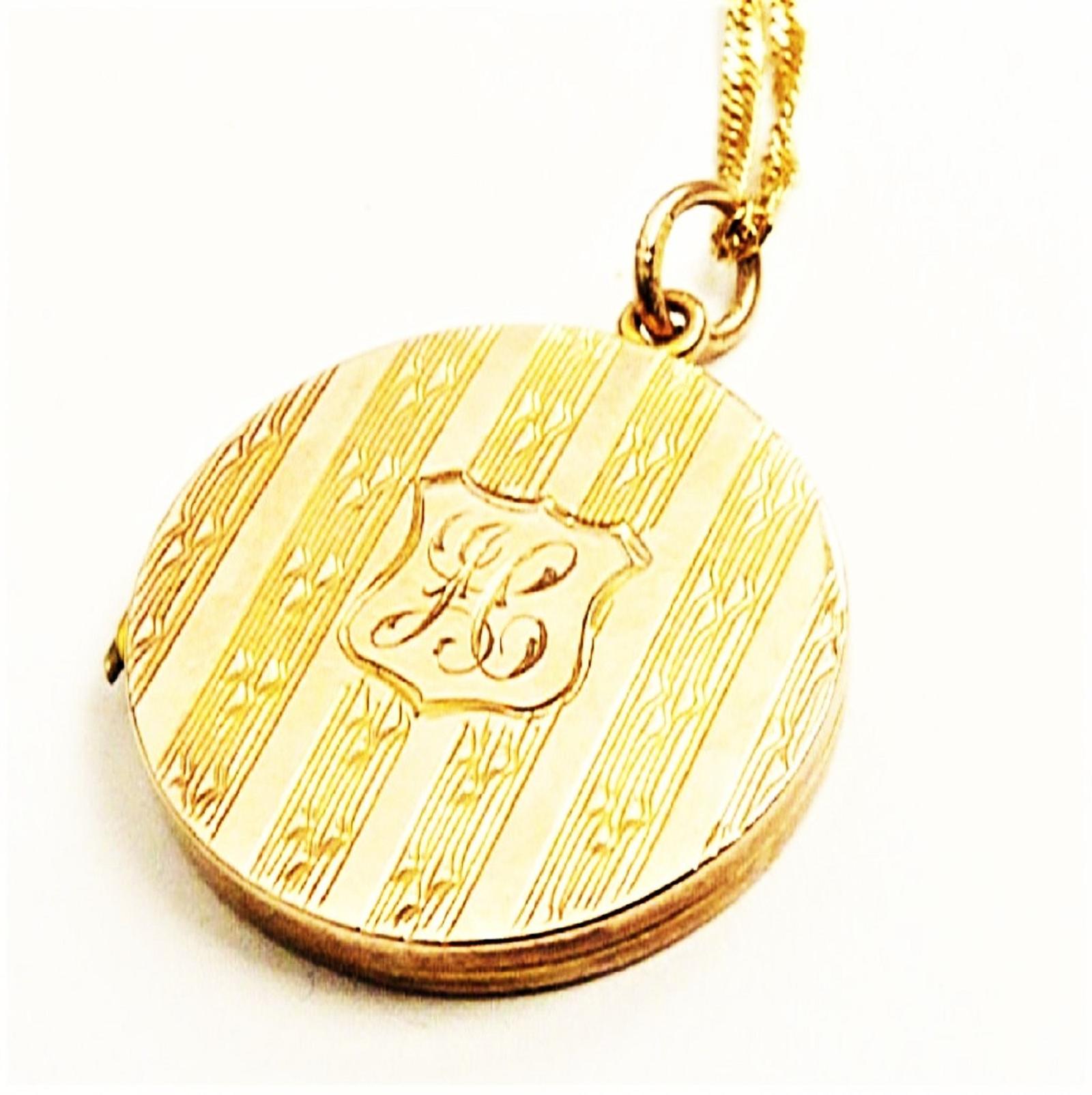 Antique Edwardian Solid Gold Locket Initials H, H C, I C, J C. (1 of 11)