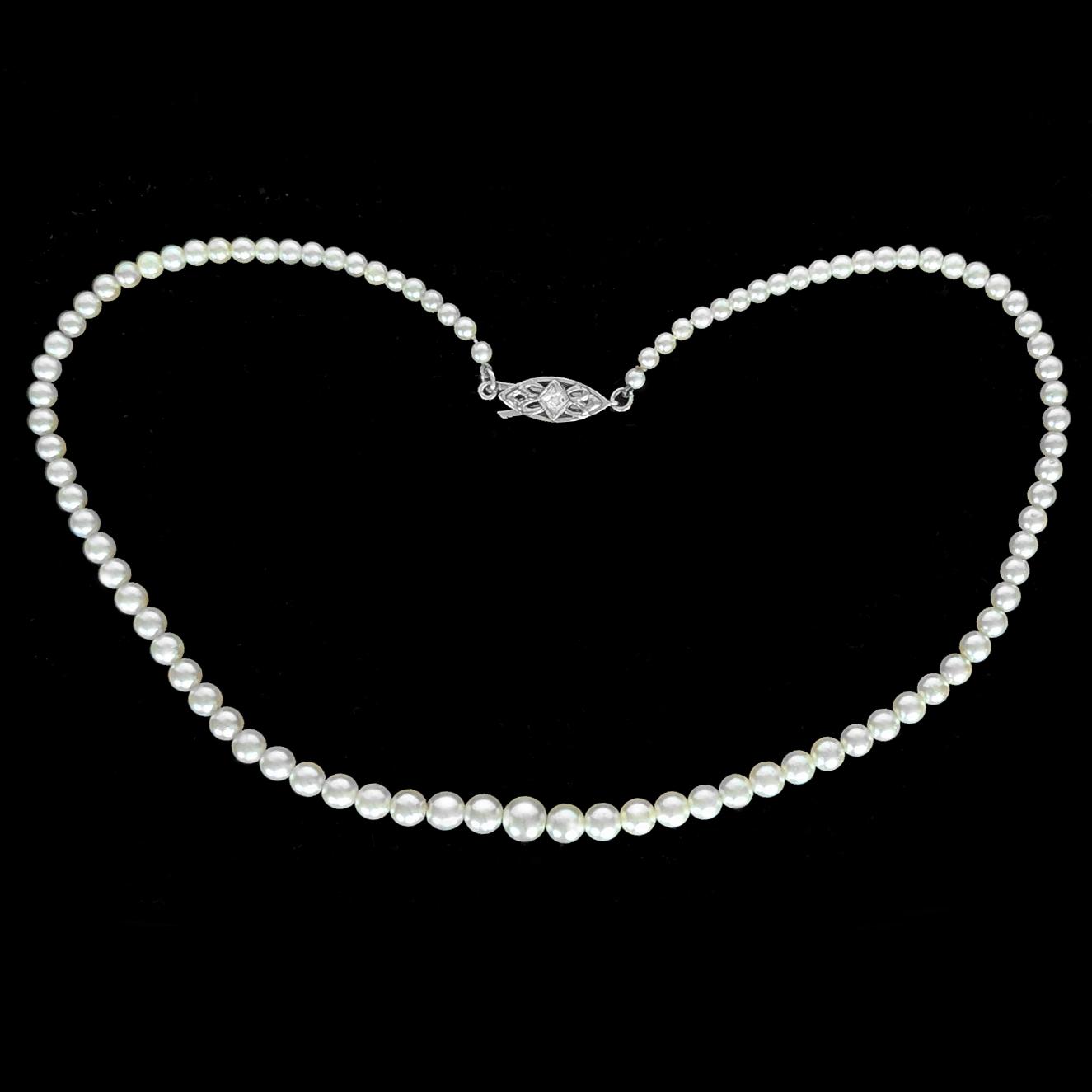 Vintage Graduated Cultured Pearl Necklace with 9ct White Gold Diamond Clasp (1 of 7) Vintage Graduated Cultured Pearl Necklace with 9ct White Gold Diamond Clasp (1 of 7)