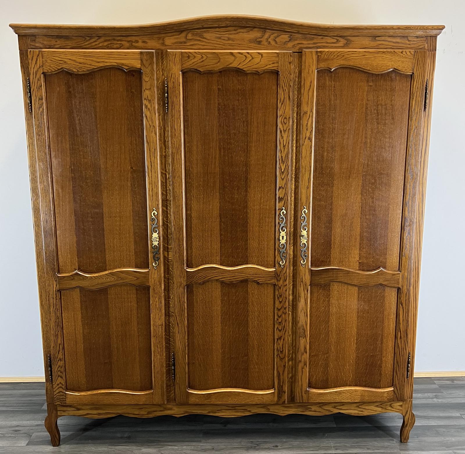 Vintage French Carved 3 Door Armoire Wardrobe (1 of 8) Vintage French Carved 3 Door Armoire Wardrobe (1 of 8)