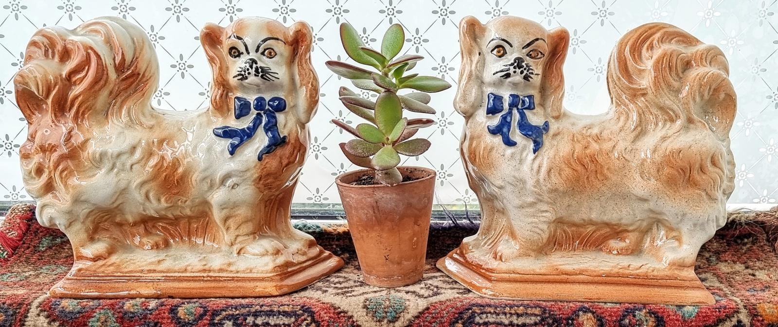 Pair of Staffordshire Pekingese Dogs Dated 1909 (1 of 5)