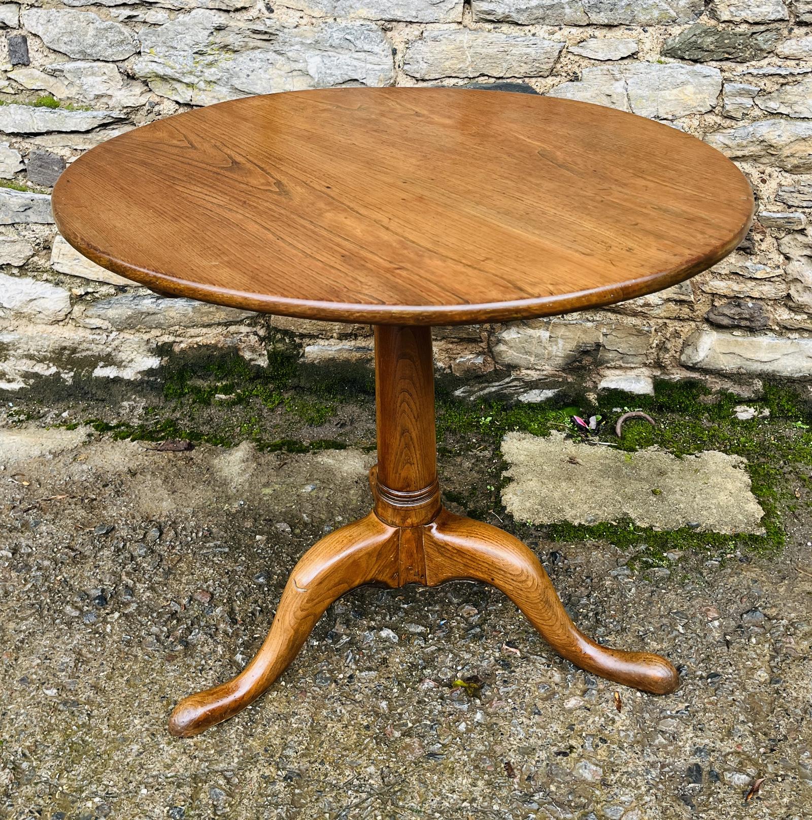 Georgian Oak Tilt Top Occasional Table (1 of 14) Georgian Oak Tilt Top Occasional Table (1 of 14)