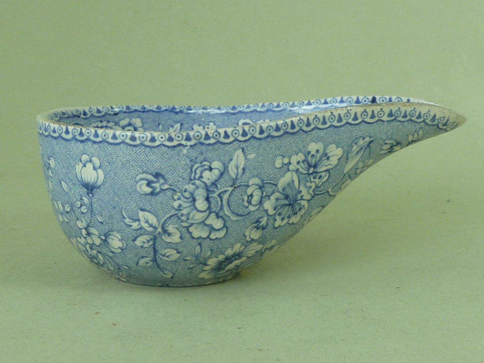 Victorian Blue & White Transferware Pottery Pap Boat Invalid Feeder Rose (1 of 7)