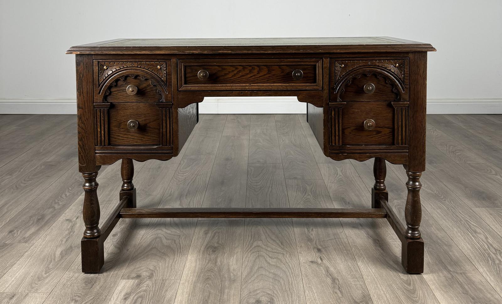 Antique 20th Century Leather Top Writing Desk in Oak (1 of 12) Antique 20th Century Leather Top Writing Desk in Oak (1 of 12)