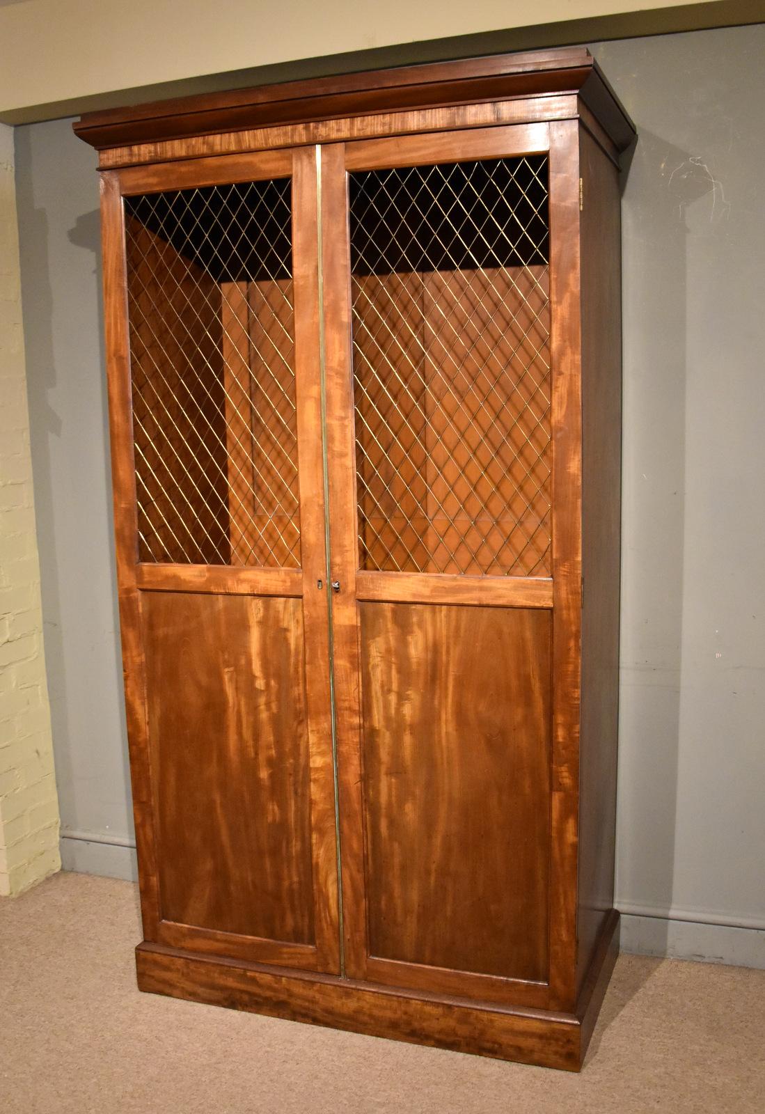 Regency Period Gentleman's Hanging Wardrobe (1 of 9)