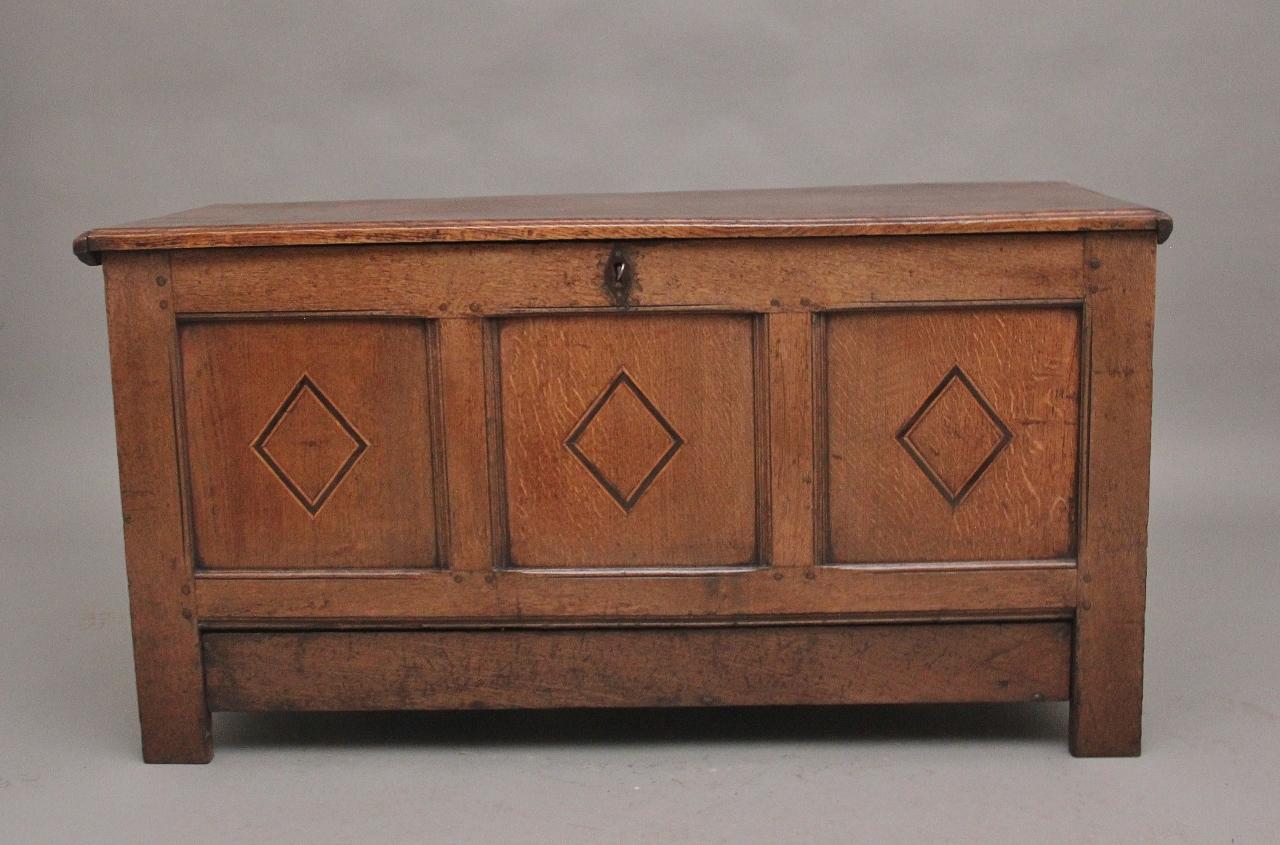 Early 18th Century Oak Coffer (1 of 10)