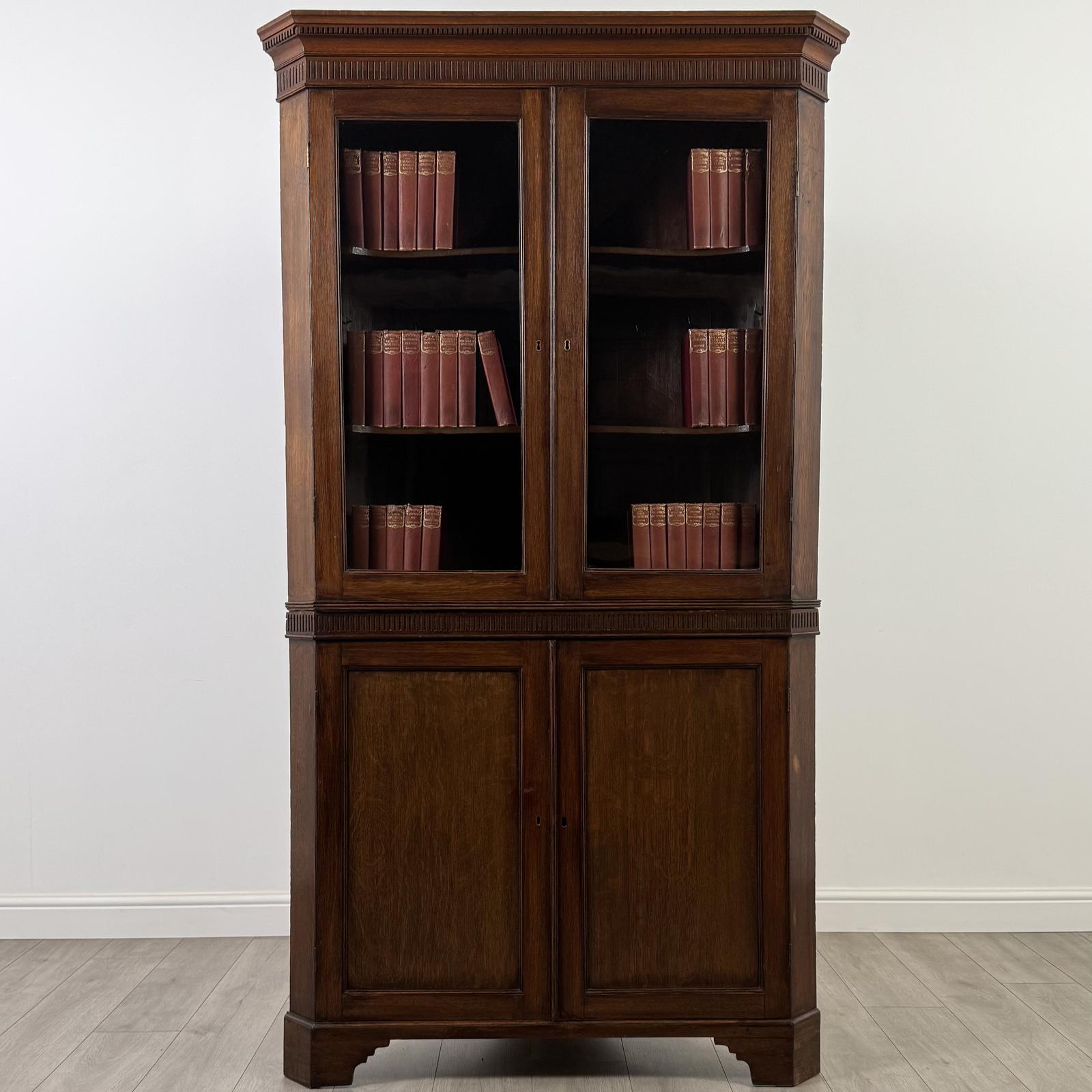 Antique 19th Century Good Quality Corner Cabinet In Oak (1 of 6)