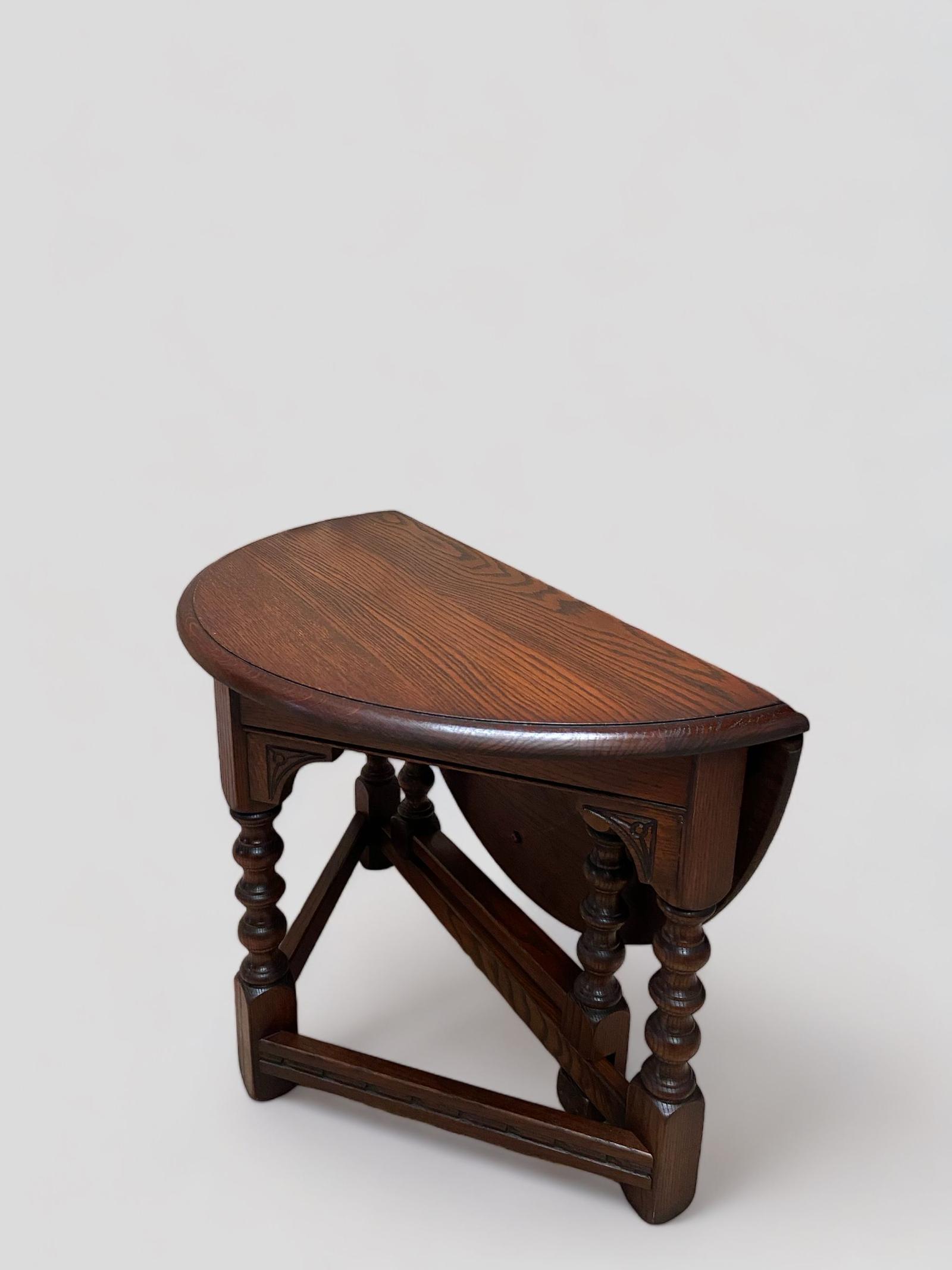 Vintage Old Charm Wood Brothers / Tudor Brown Coffee Table / Drop Leaf Table (1 of 7)