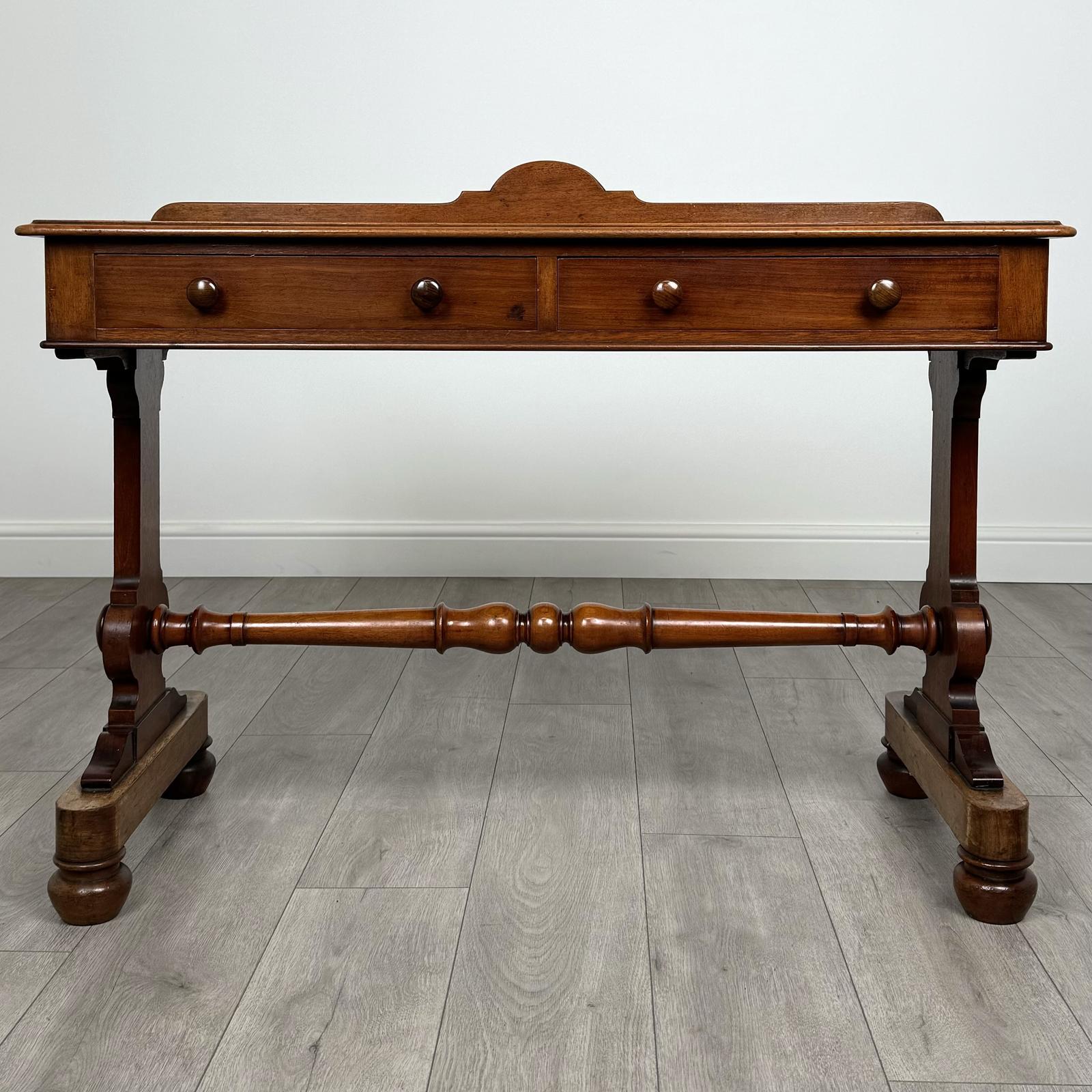 Antique 19th Century Good Quality Side Table in Mahogany (1 of 11)