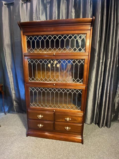 Globe Wernicke Style Bookcase (1 of 8)