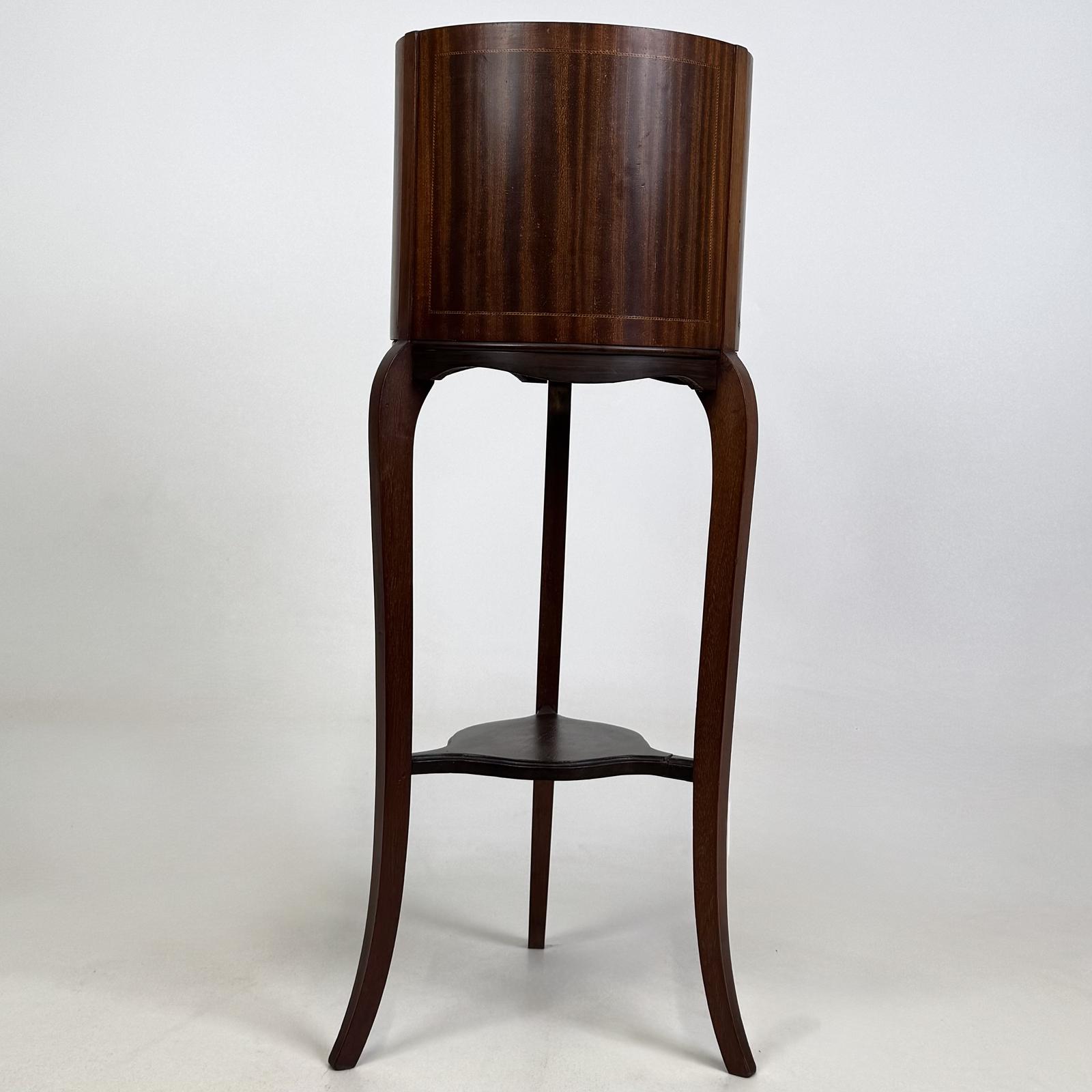Antique 20th Century Edwardian Plant Stand In Mahogany (1 of 5) Antique 20th Century Edwardian Plant Stand In Mahogany (1 of 5)