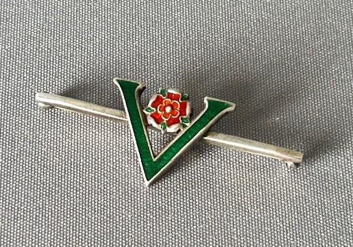 Silver & Enamel V & Tudor Rose Bar Brooch (1 of 5) Silver & Enamel V & Tudor Rose Bar Brooch (1 of 5)