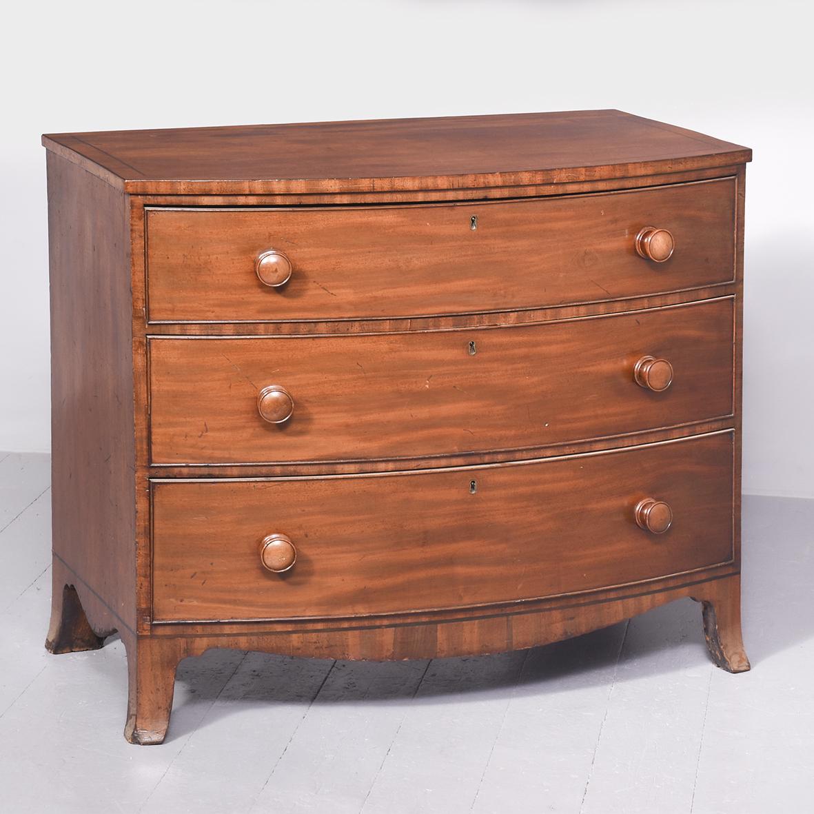 Neat-sized George III Inlaid Bow-fronted Mahogany Chest of Drawers (1 of 9)
