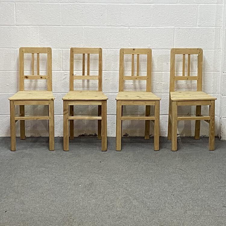 Set of 4 Old Pine Czech Chairs (1 of 4) Set of 4 Old Pine Czech Chairs (1 of 4)