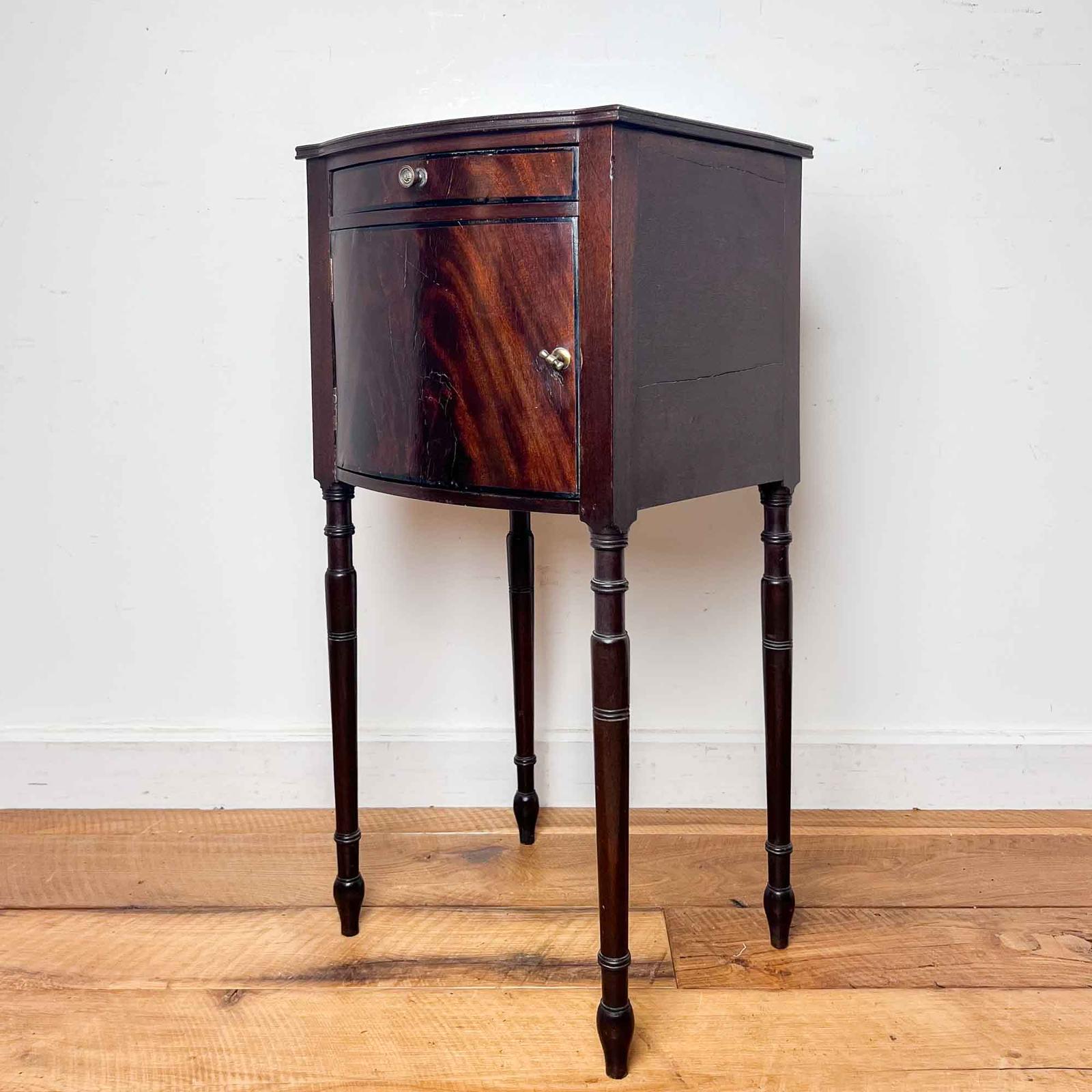 Antique Mahogany Bowfront Bedside Cabinet (1 of 14) Antique Mahogany Bowfront Bedside Cabinet (1 of 14)