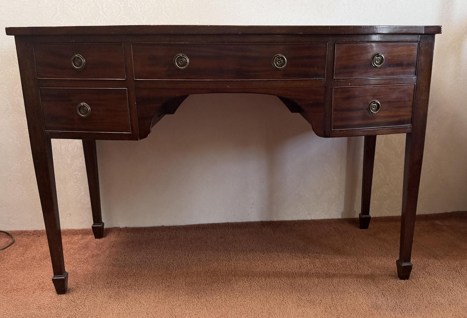 19th Century Mahogany Dressing Table with Five Drawers (1 of 5) 19th Century Mahogany Dressing Table with Five Drawers (1 of 5)