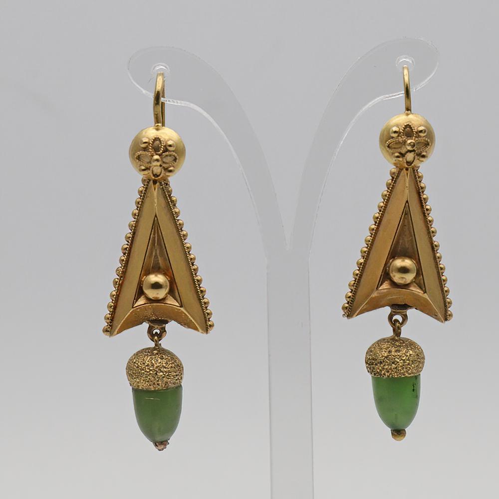 Late 19th-century nephrite acorn drop earrings (1 of 2) Late 19th-century nephrite acorn drop earrings (1 of 2)