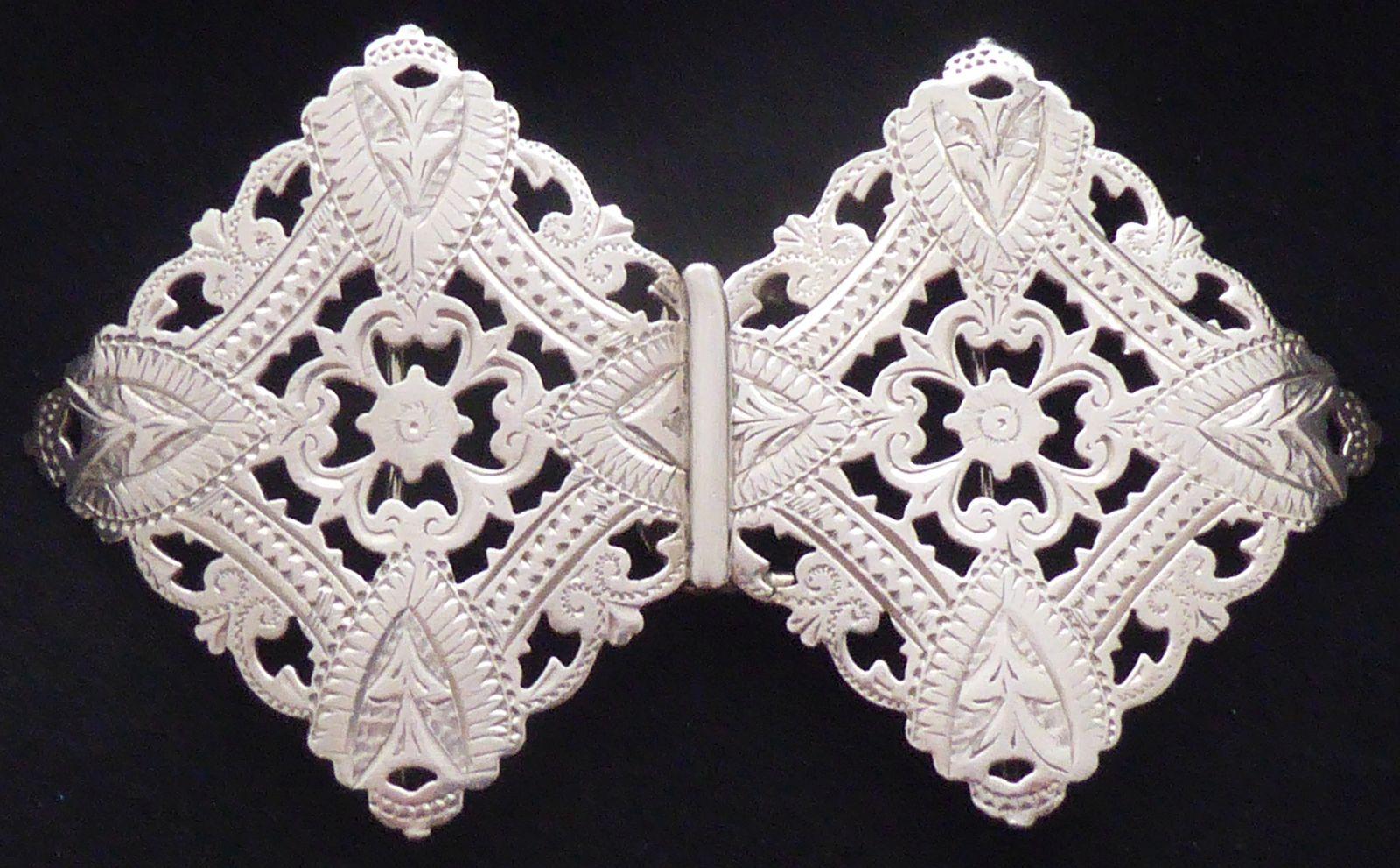 Victorian 1899 Birmingham Hallmarked Solid Silver Nurses Belt Buckle (1 of 10)