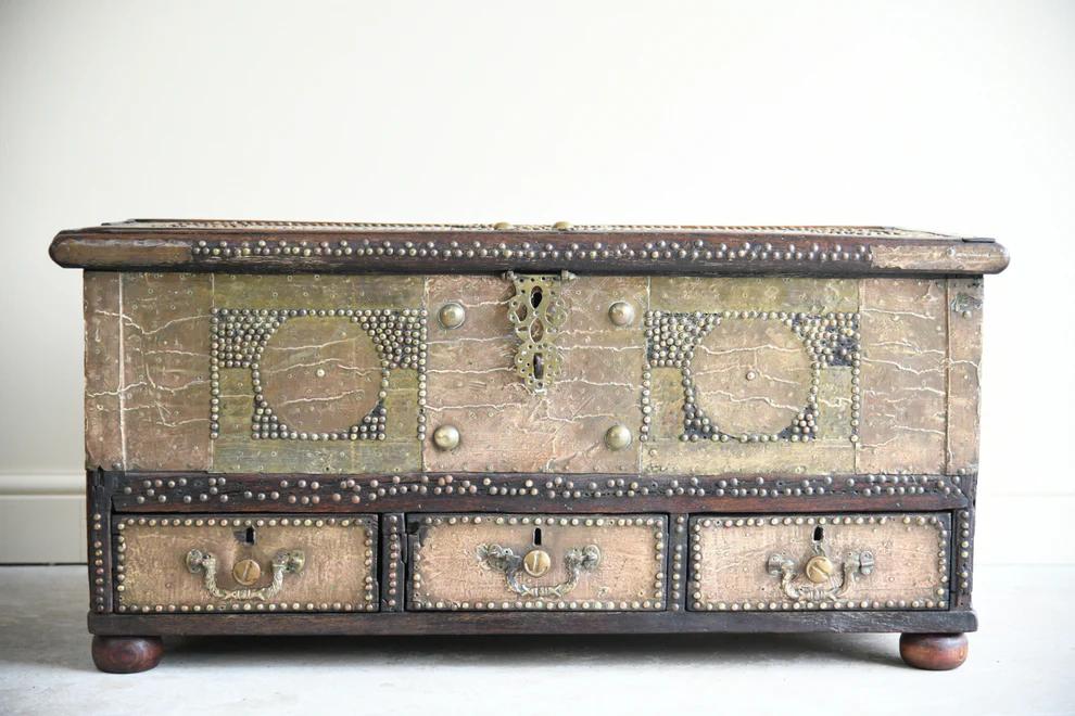 Antique Brass & Padouk Zanzibar Chest (1 of 12) Antique Brass & Padouk Zanzibar Chest (1 of 12)