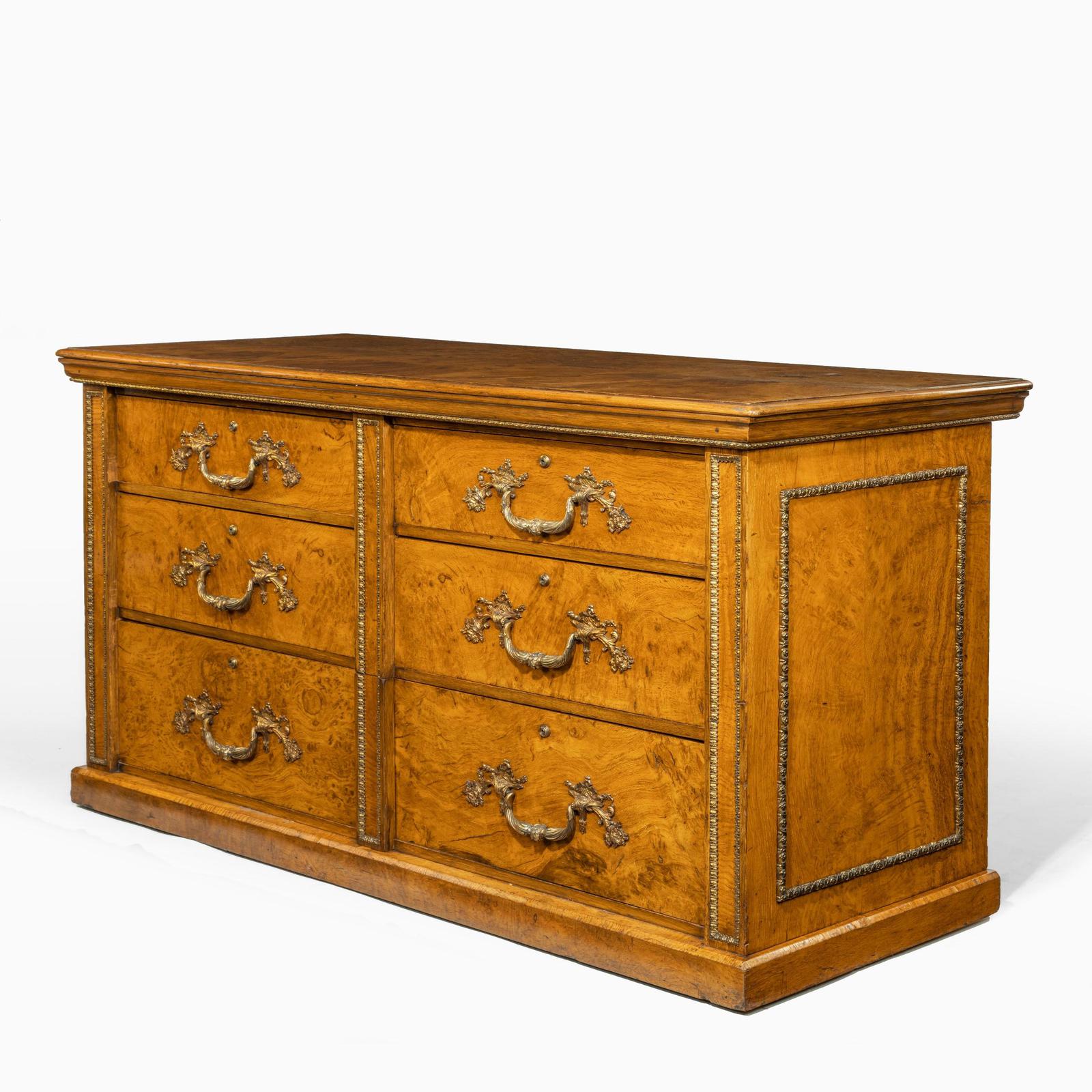 Fine George IV Burr Oak Chest of Drawers in the manner of Morel and Seddon (1 of 9) Fine George IV Burr Oak Chest of Drawers in the manner of Morel and Seddon (1 of 9)