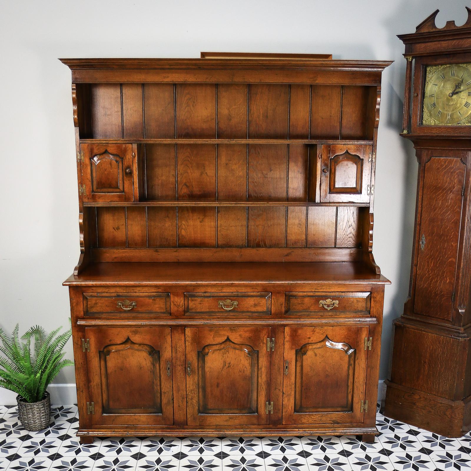 Oak Welsh Dresser by Batheaston Furniture with Plate Rack and Keys (1 of 19) Oak Welsh Dresser by Batheaston Furniture with Plate Rack and Keys (1 of 19)