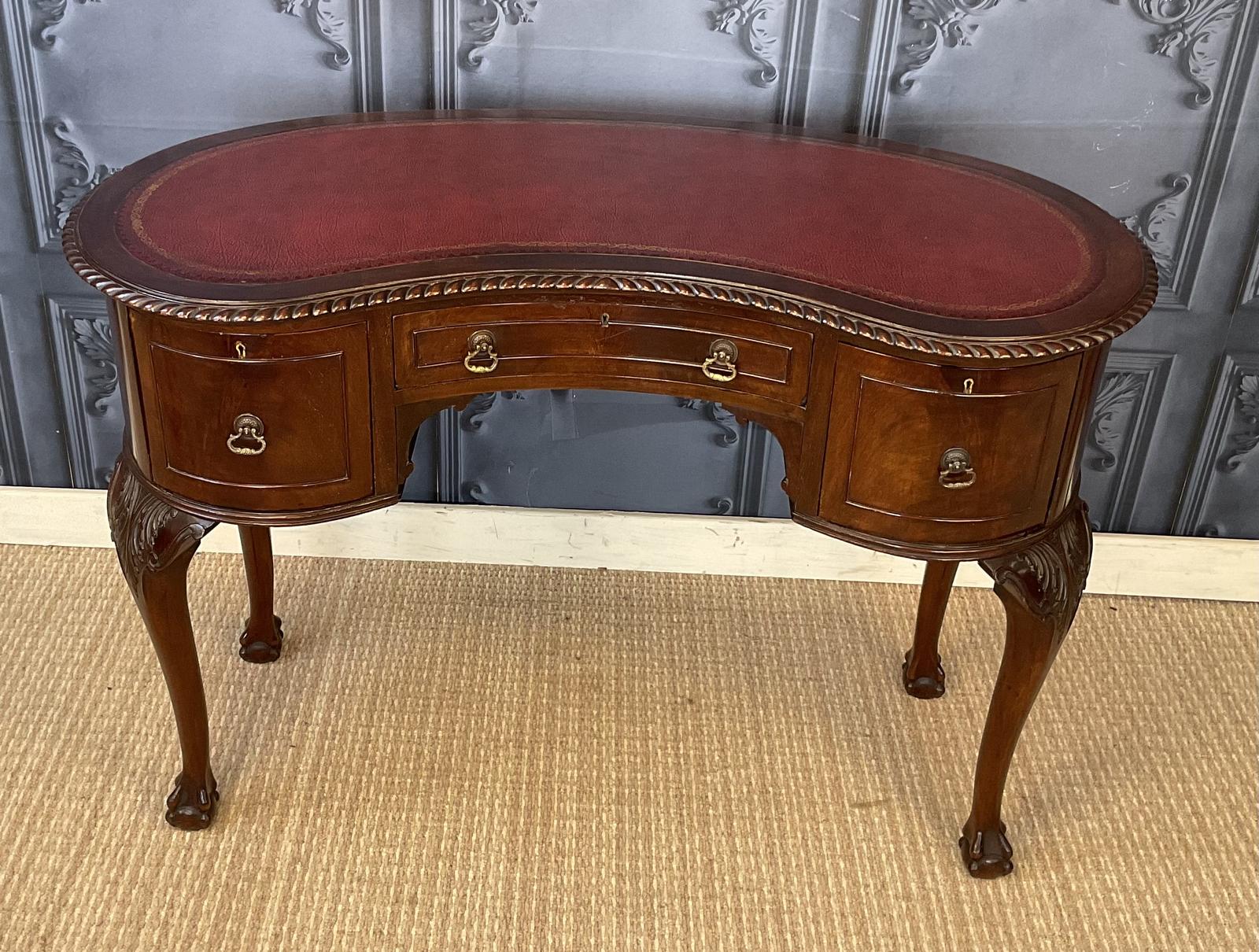 Mahogany Kidney Shaped Desk (1 of 14) Mahogany Kidney Shaped Desk (1 of 14)