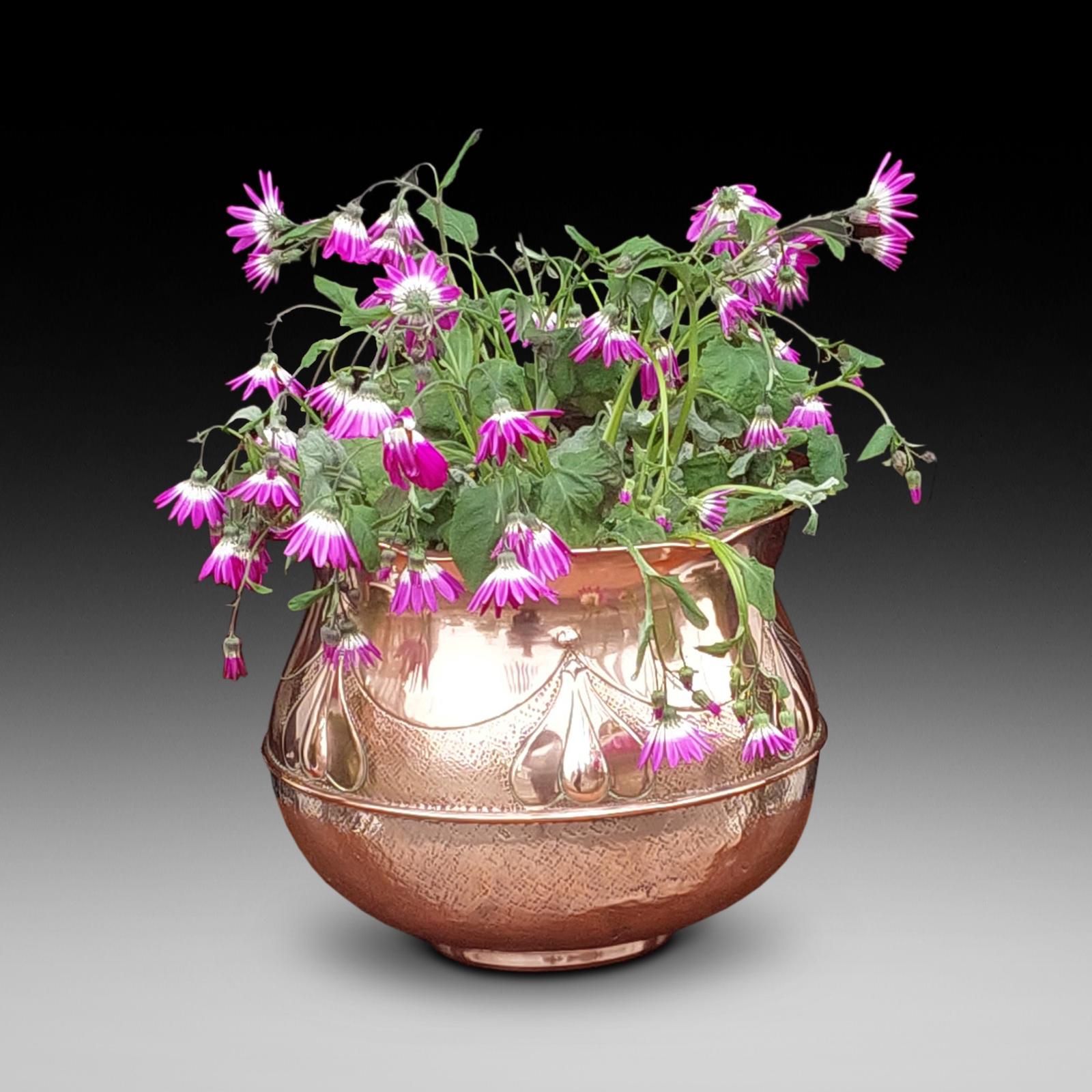 Art Nouveau Copper Planter c.1900 (1 of 6) Art Nouveau Copper Planter c.1900 (1 of 6)