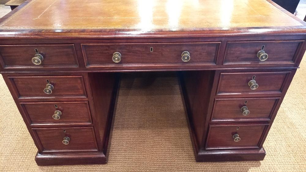 Superb Early Victorian Mahogany Partners Pedestal Desk (1 of 13) Superb Early Victorian Mahogany Partners Pedestal Desk (1 of 13)