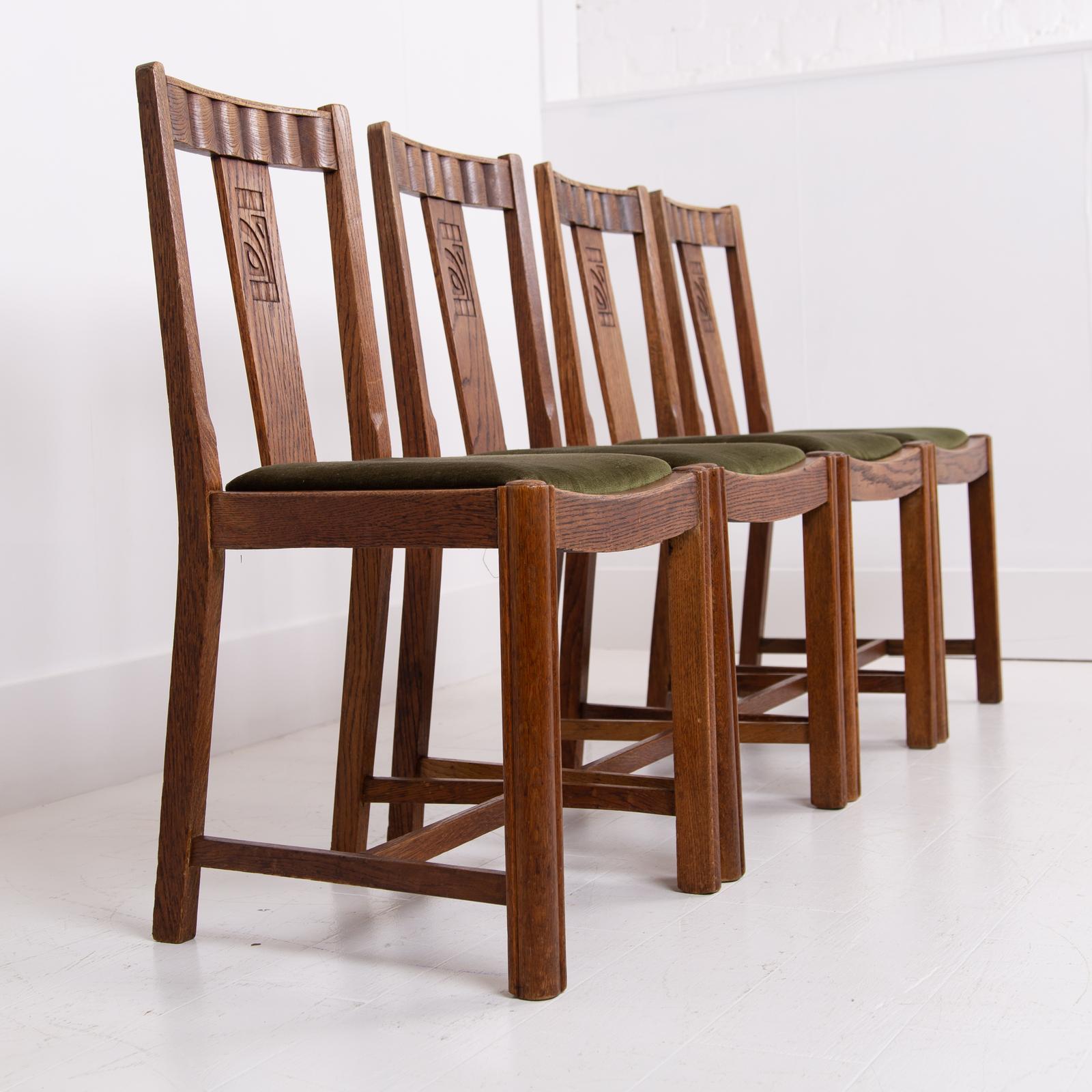 Fine Set of 4 English Oak Dining Chairs 1930s (1 of 15) Fine Set of 4 English Oak Dining Chairs 1930s (1 of 15)